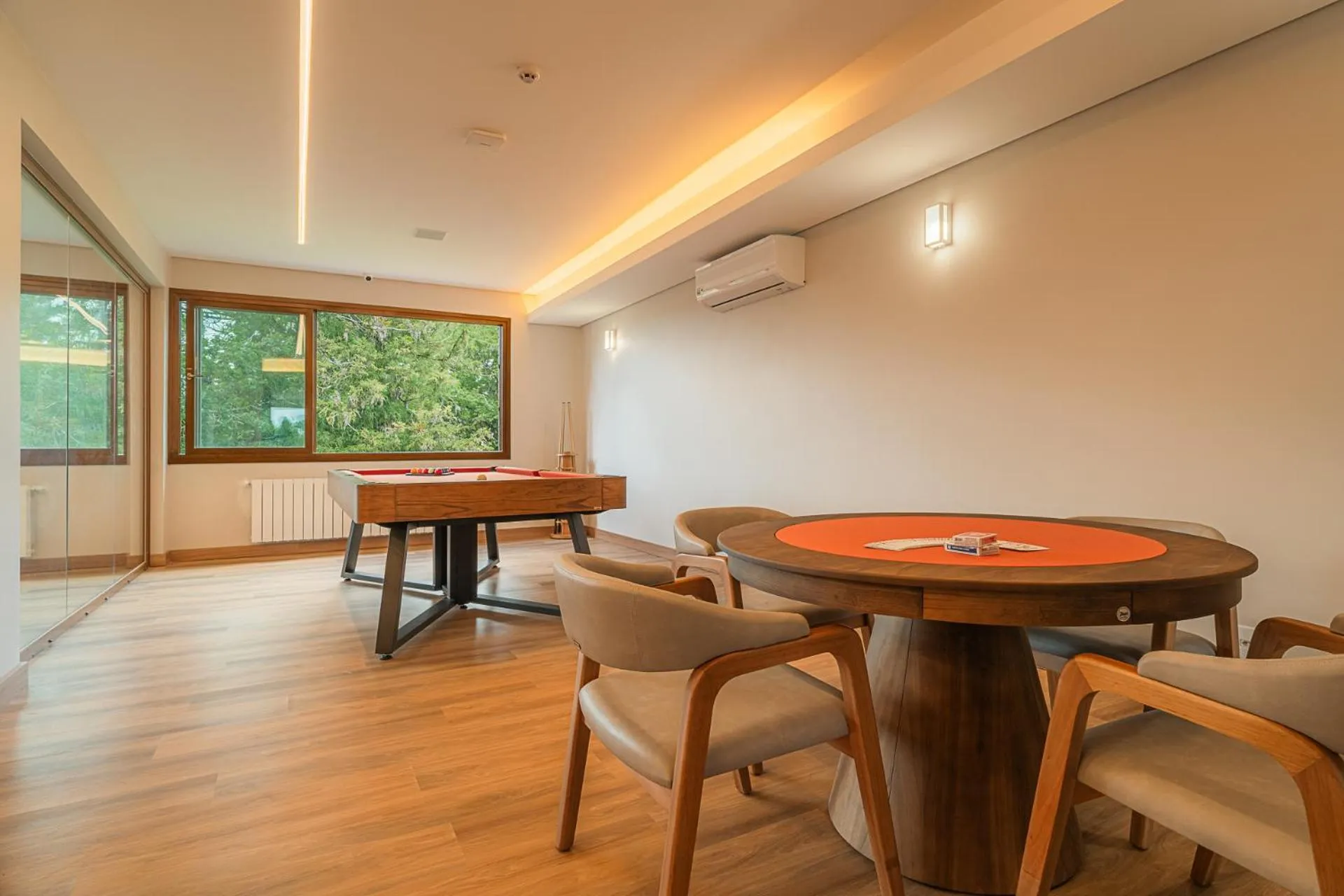 Game Room in Poehma Lago Negro by Livá OFICIAL