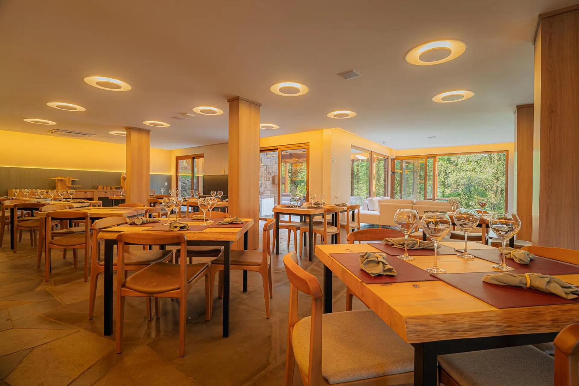 Restaurant/places to eat in Poehma Lago Negro by Livá OFICIAL