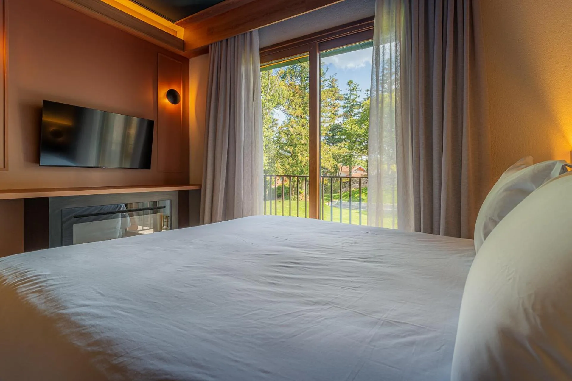 Bedroom, Bed in Poehma Lago Negro by Livá OFICIAL