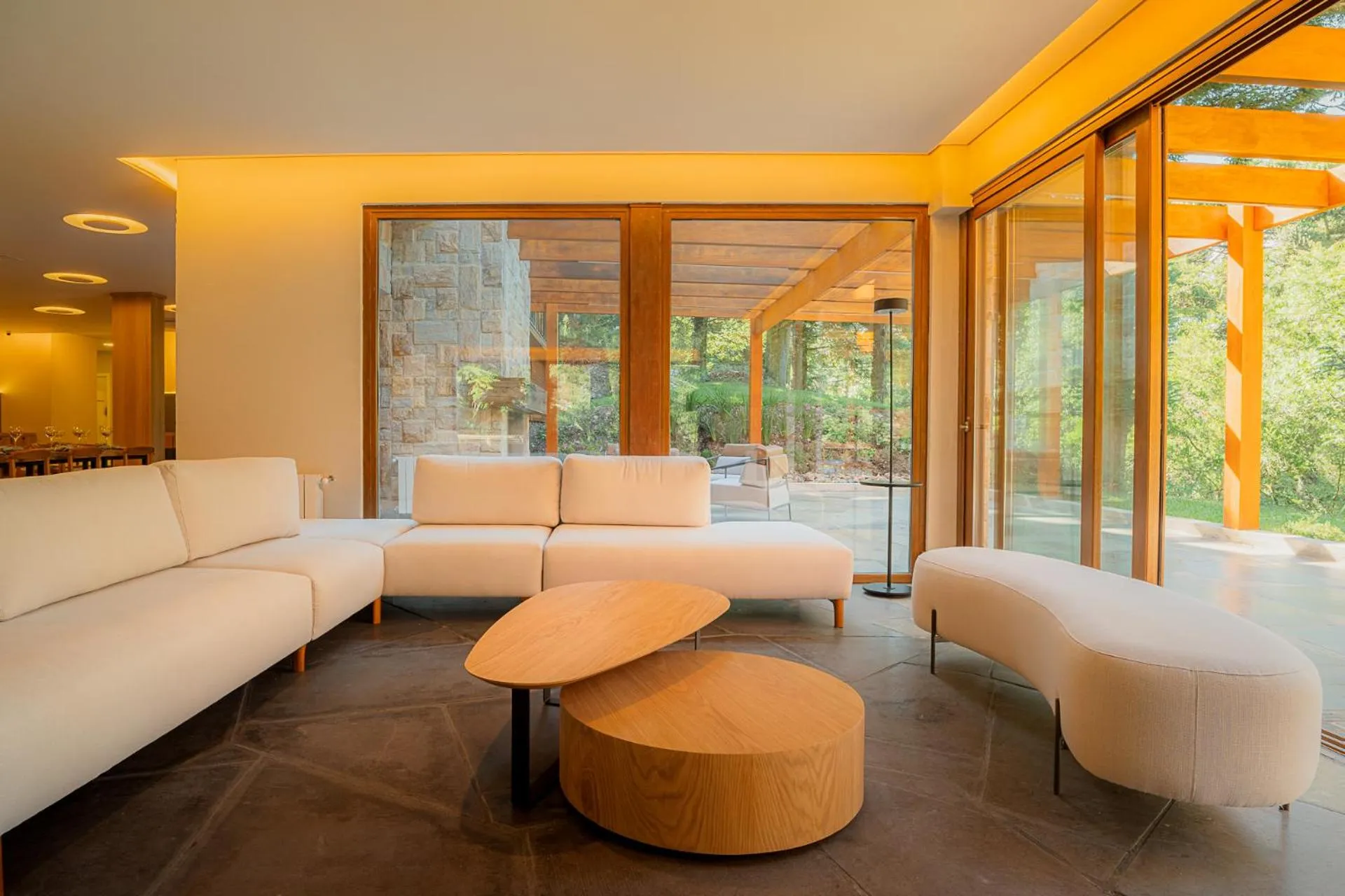 Living room in Poehma Lago Negro by Livá OFICIAL