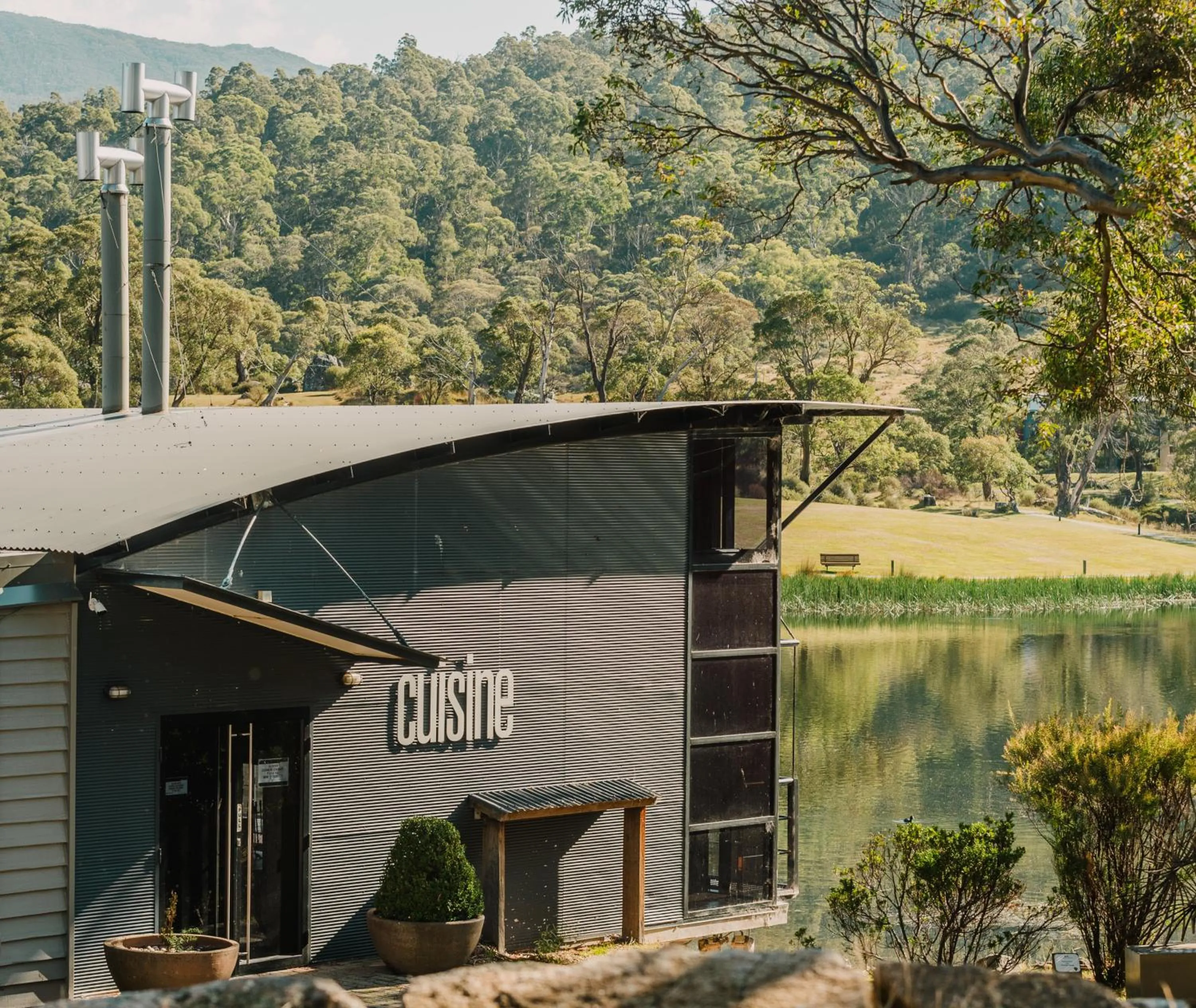 Restaurant/places to eat in Oaks Lake Crackenback Resort