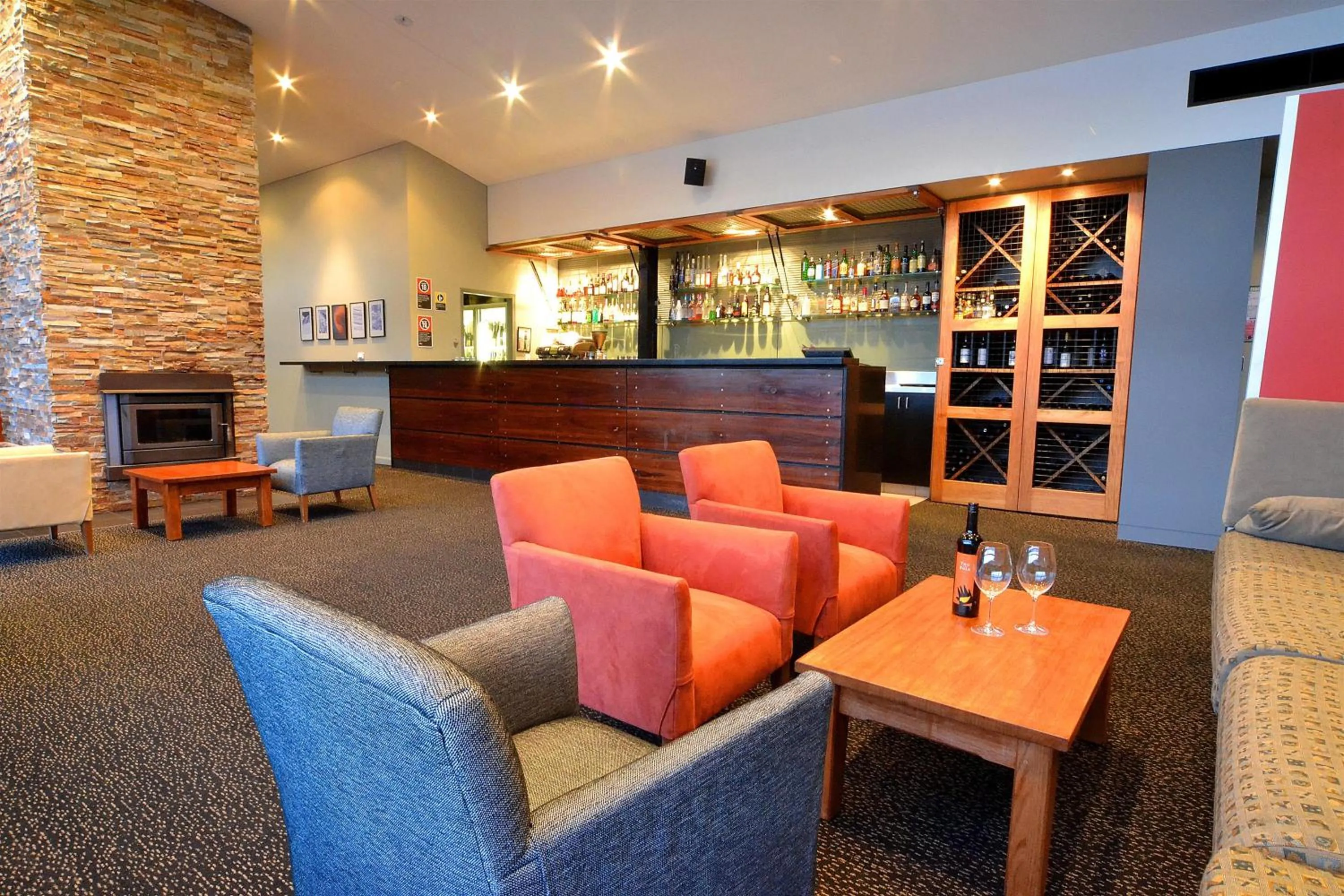 Lounge or bar in Oaks Lake Crackenback Resort