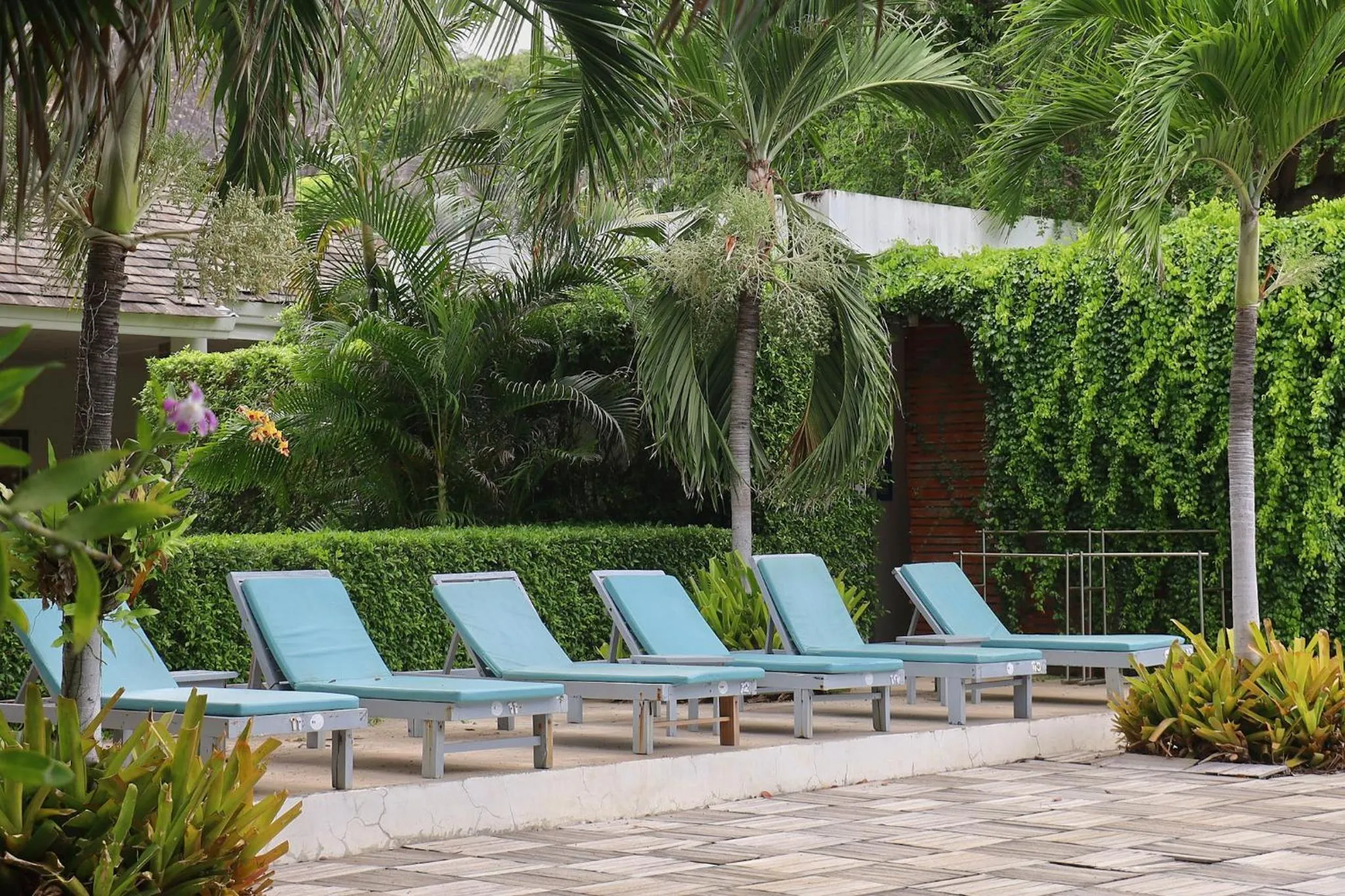 Swimming pool in Sanae Beach Hua Hin