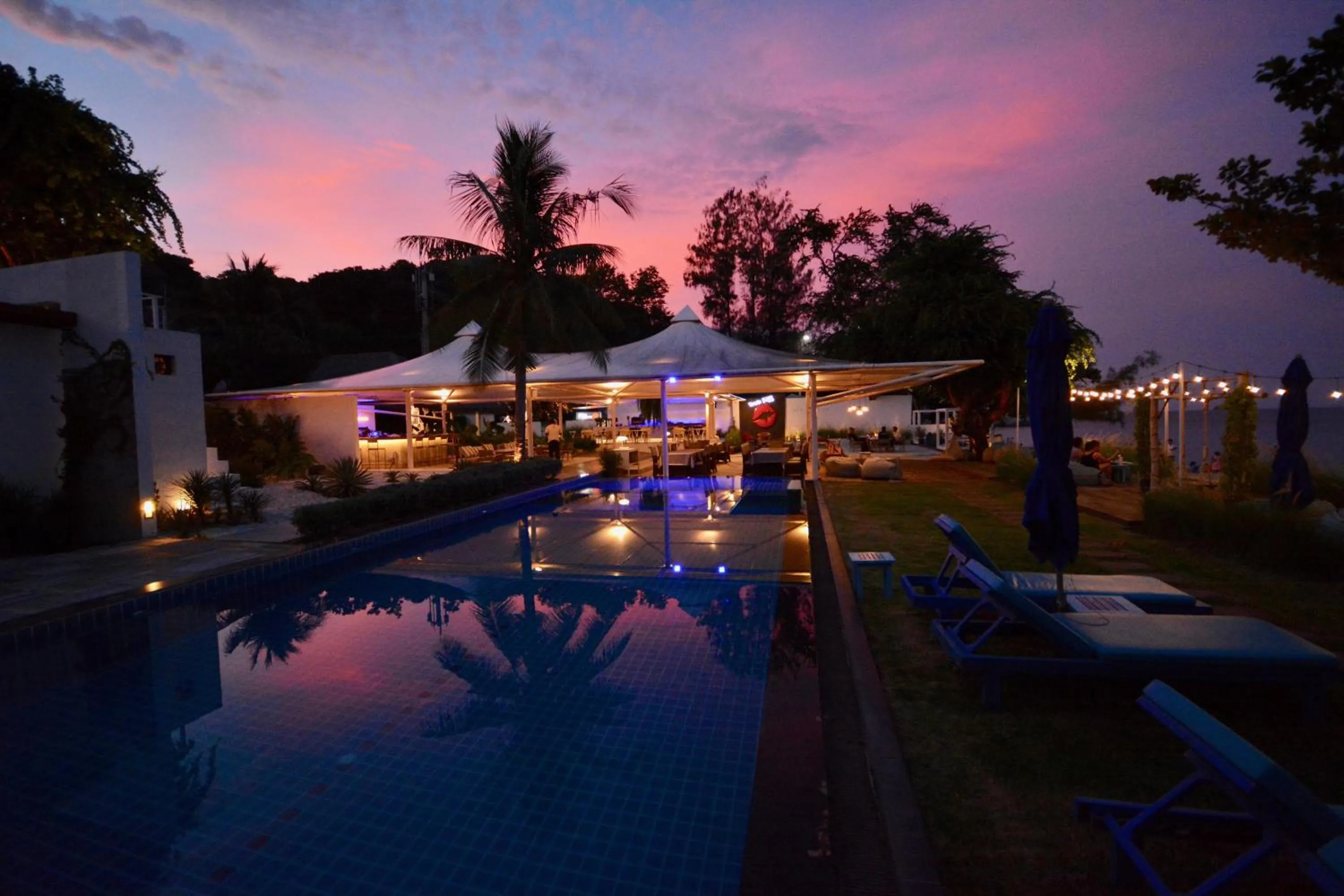 Swimming pool in Sanae Beach Hua Hin