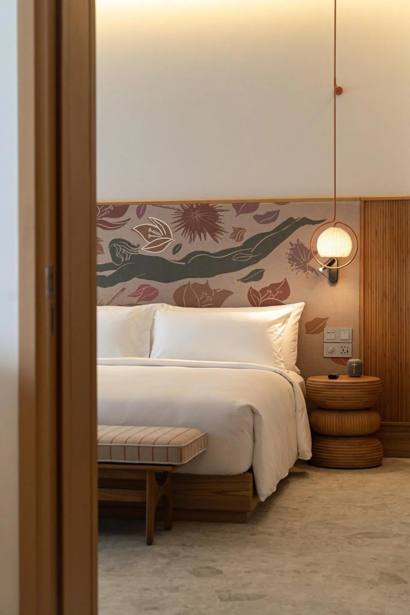 Photo of the whole room, Bed in The Standard, Pattaya Na Jomtien