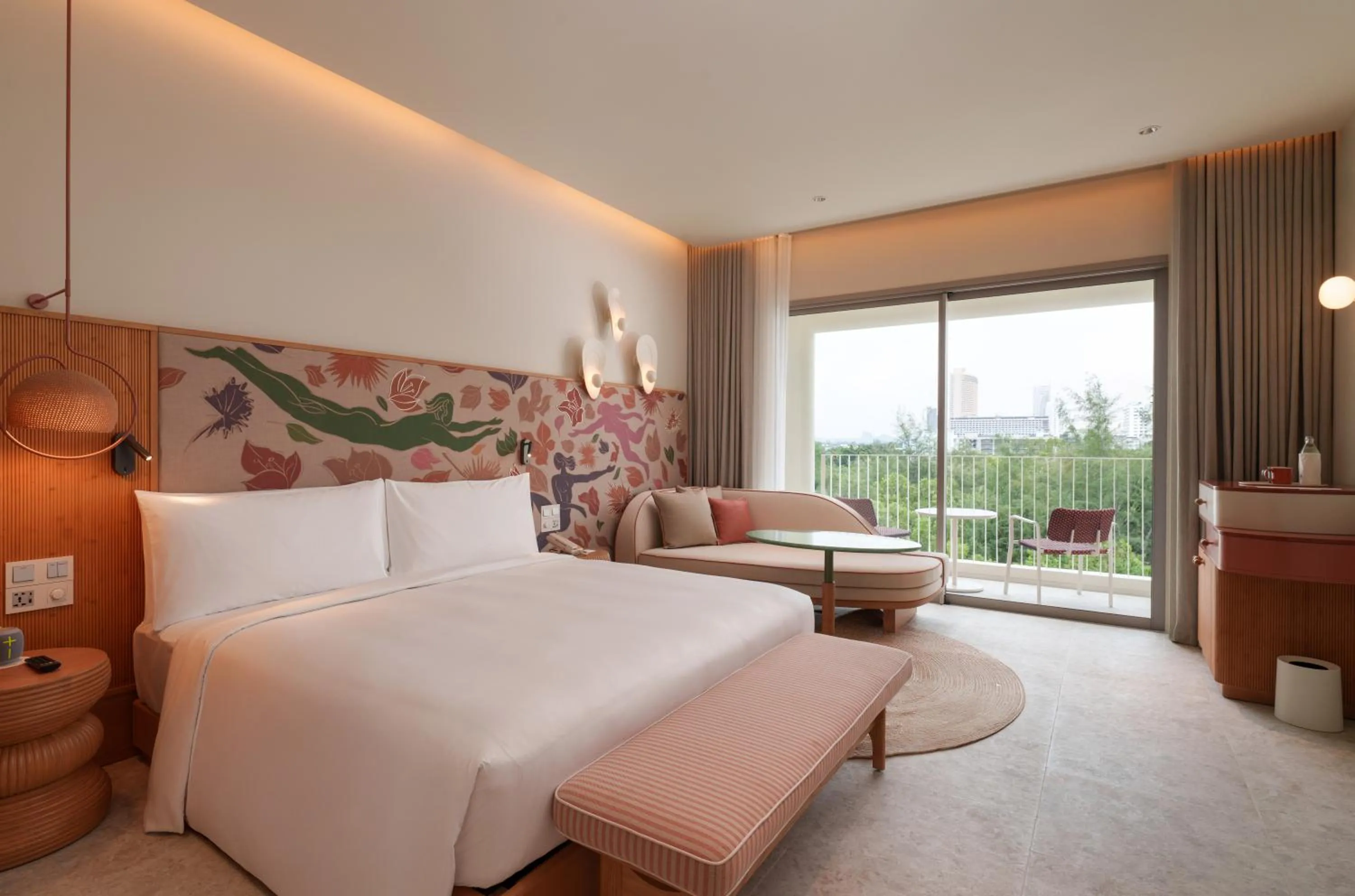 Bed in The Standard, Pattaya Na Jomtien