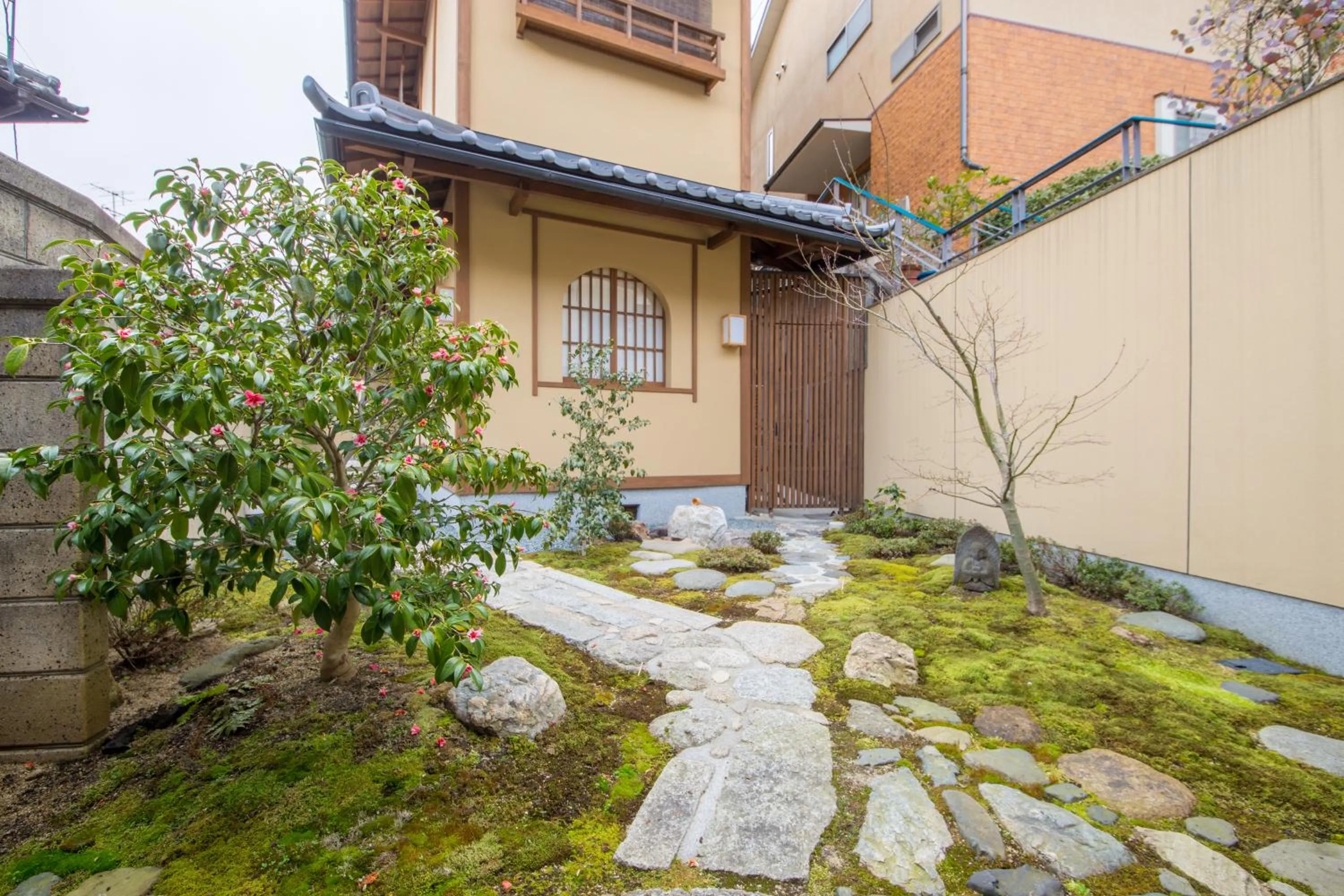 Property building in Kyo no Yado Sangen Ninenzaka