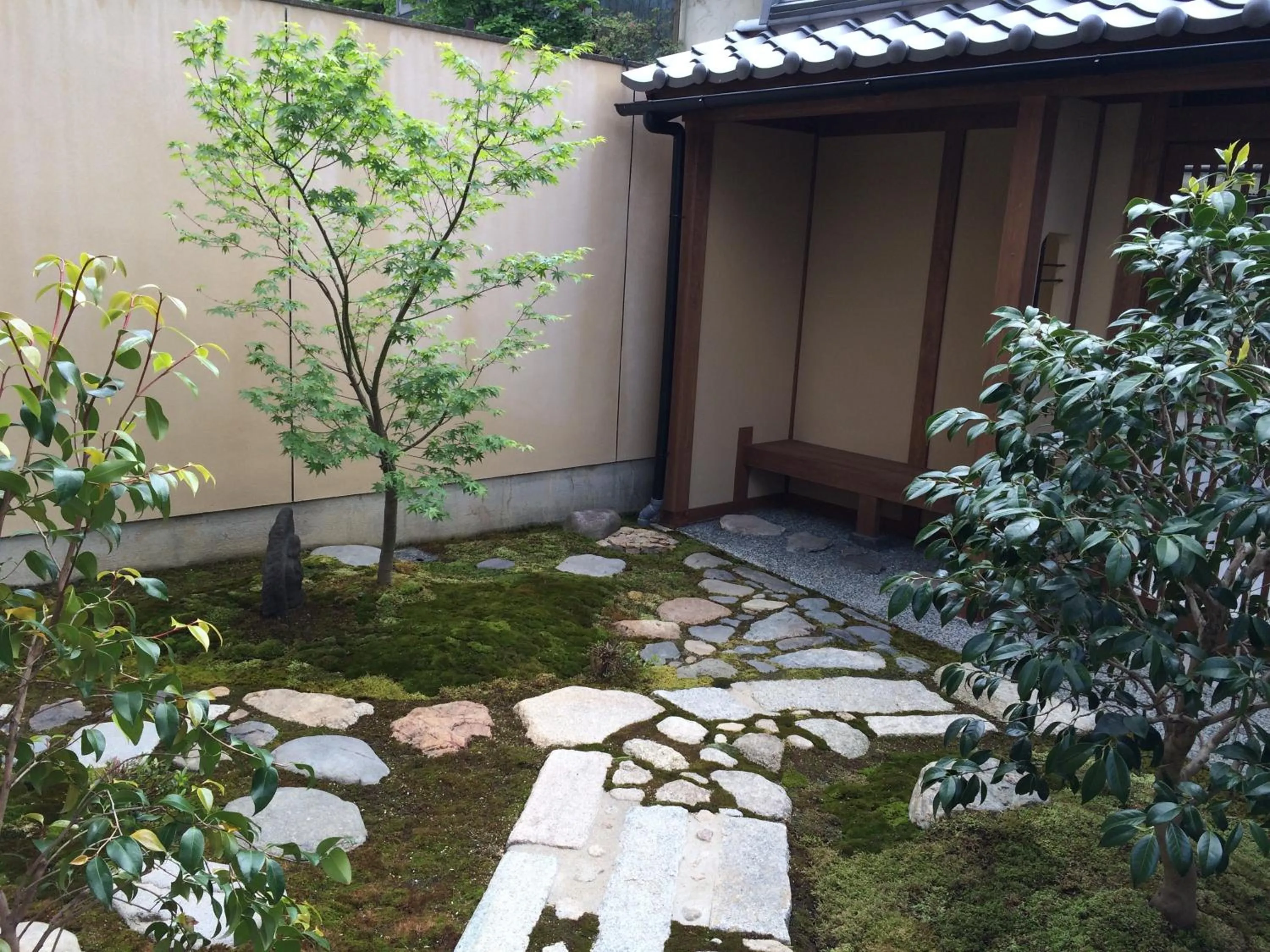 Garden in Kyo no Yado Sangen Ninenzaka