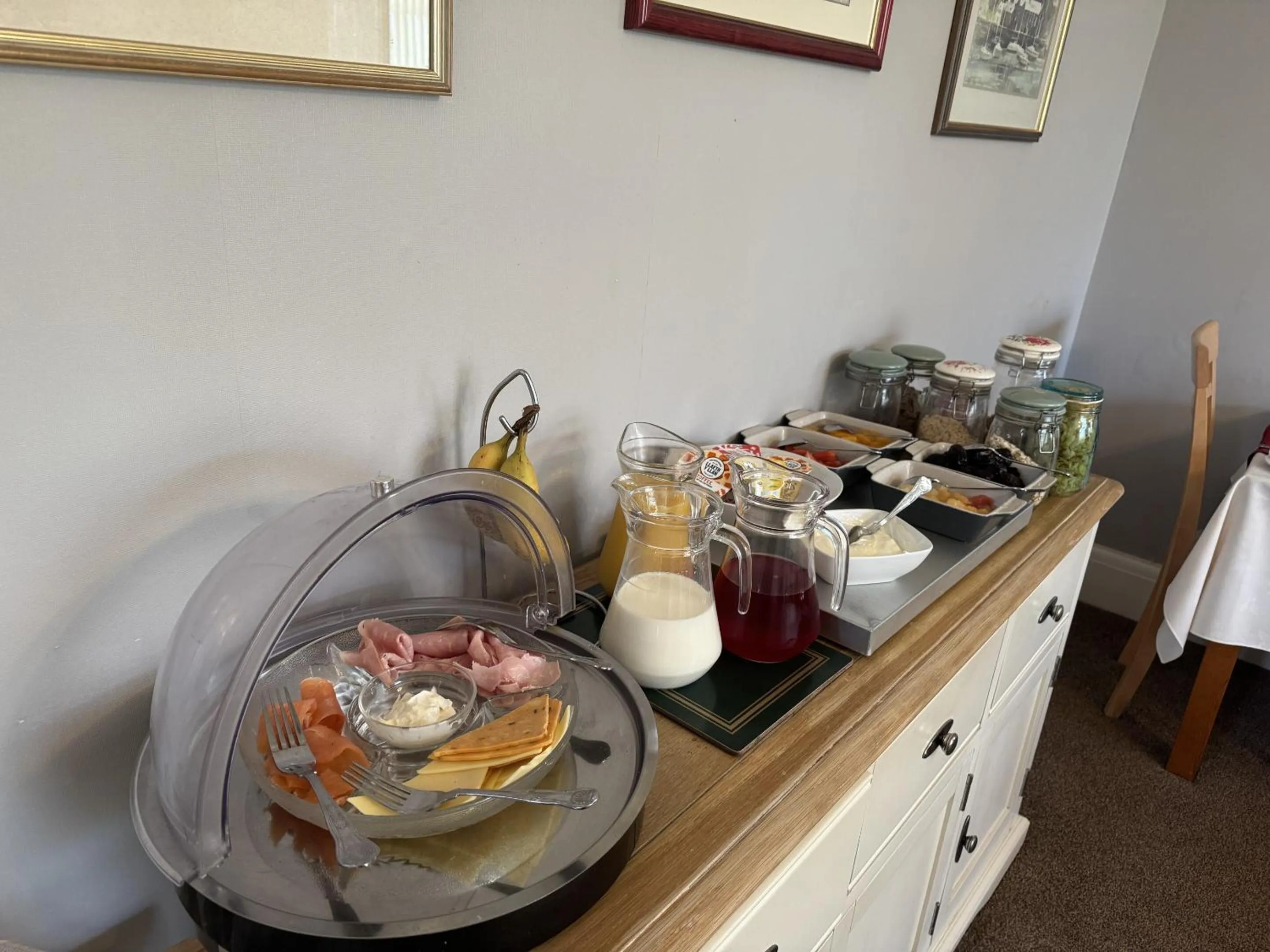 Breakfast in Rosaire Guest House