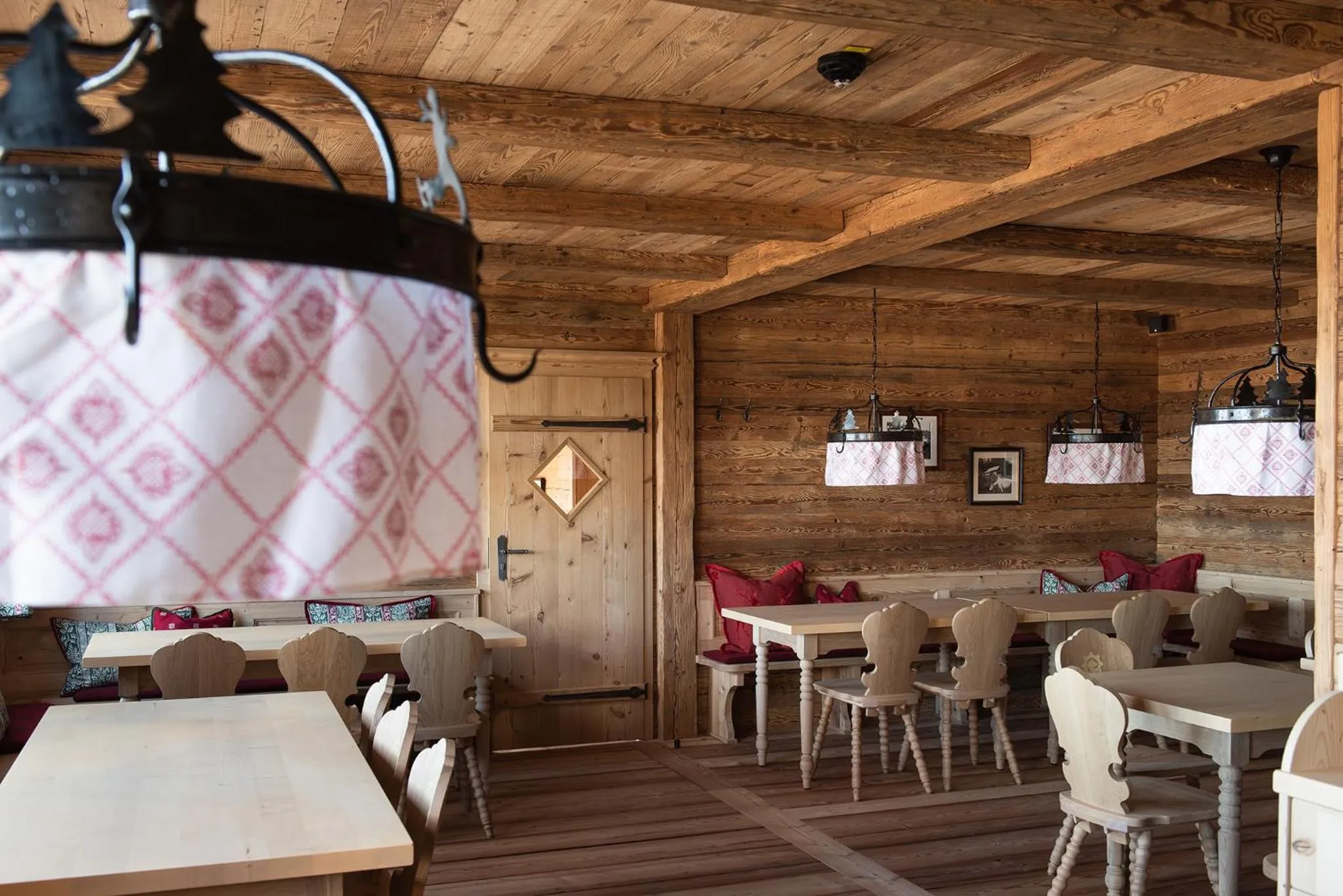 Communal lounge/ TV room in Naturhotel & Bayernhütte am Brauneck