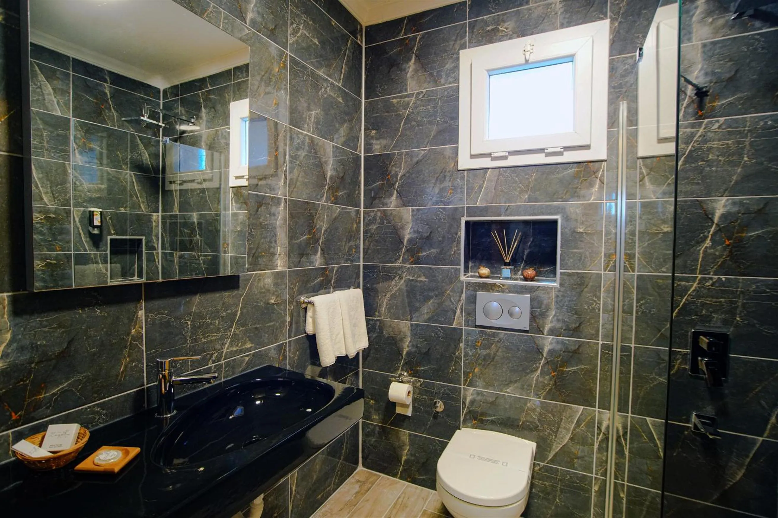 Bathroom in Urla Zeytin Hotel