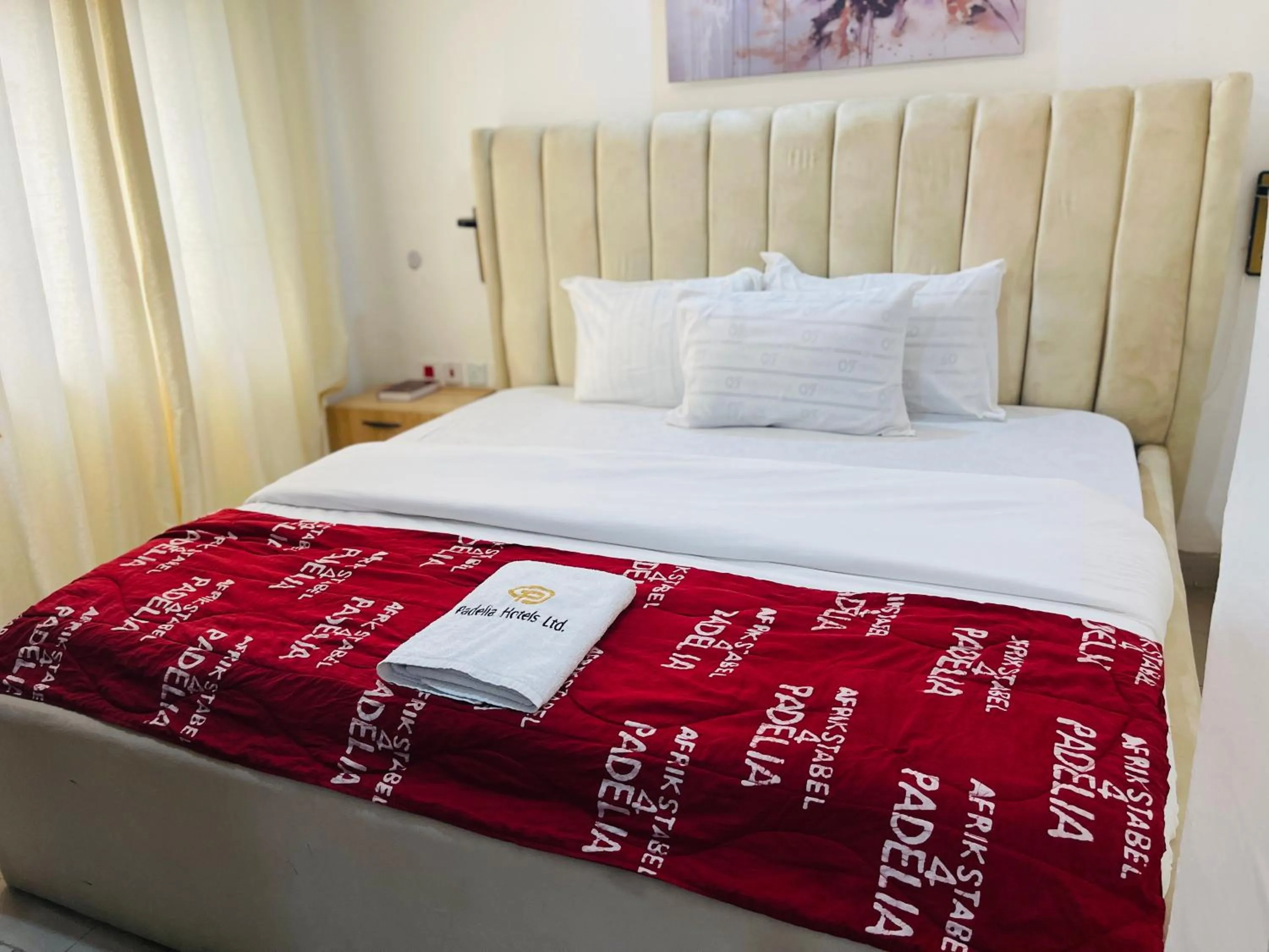Bed in Hotel Padelia Apartment Airport Road Lagos
