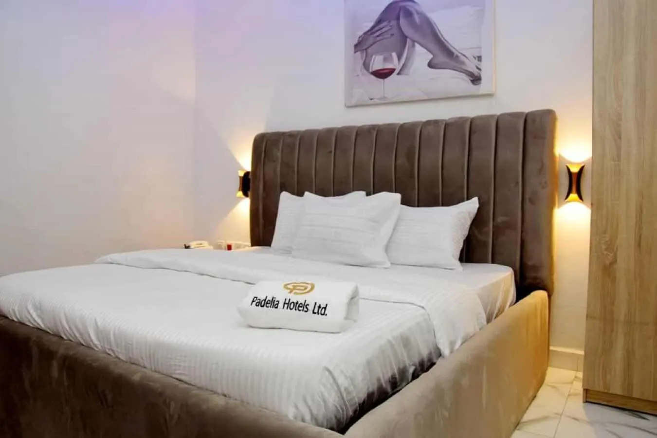 Bed in Hotel Padelia Apartment Airport Road Lagos