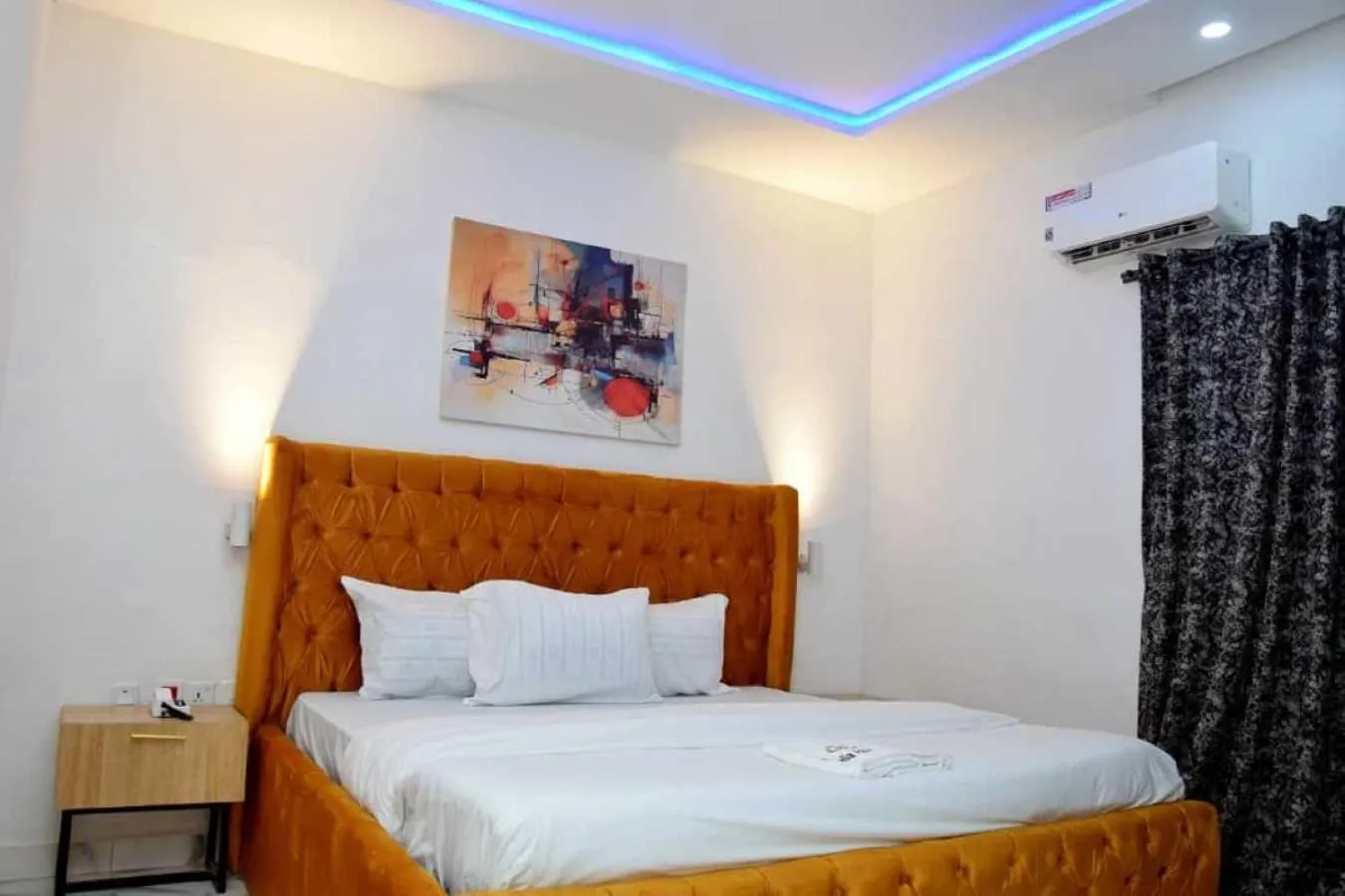 Bed in Hotel Padelia Apartment Airport Road Lagos