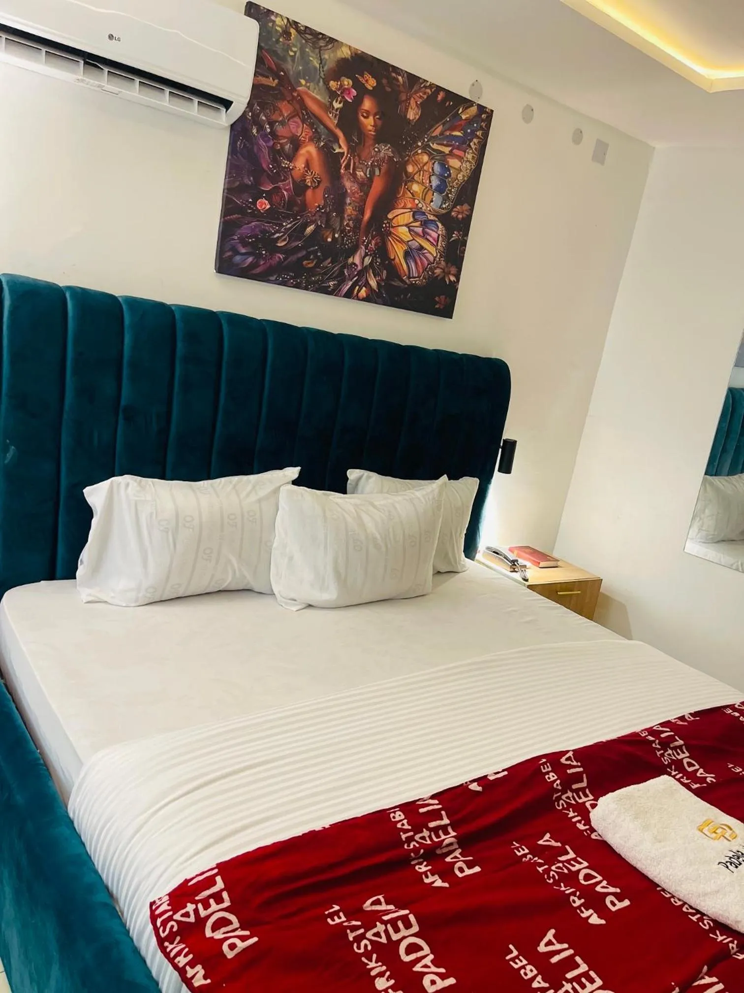 Bed in Hotel Padelia Apartment Airport Road Lagos