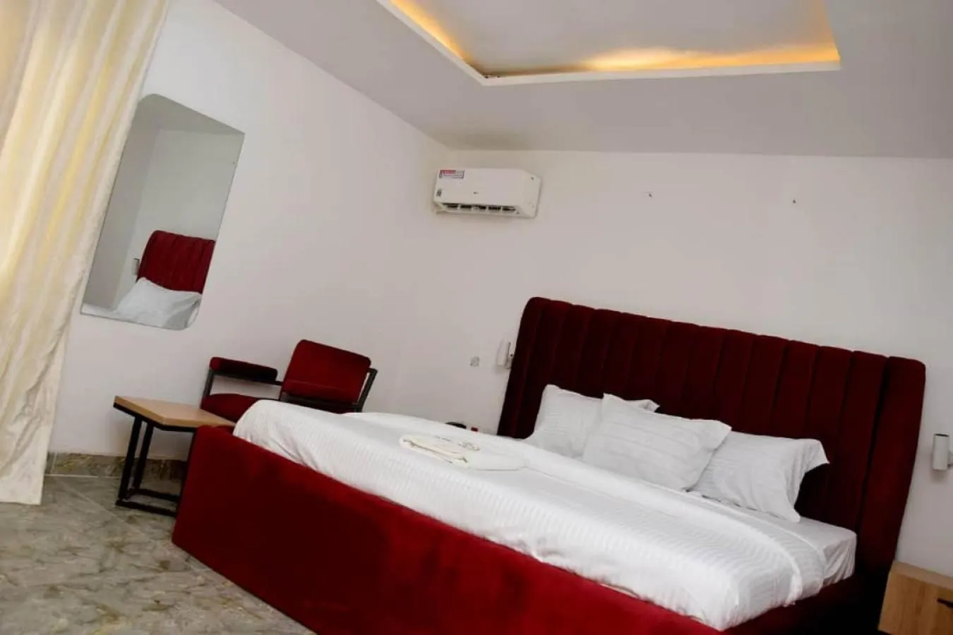 Bed in Hotel Padelia Apartment Airport Road Lagos