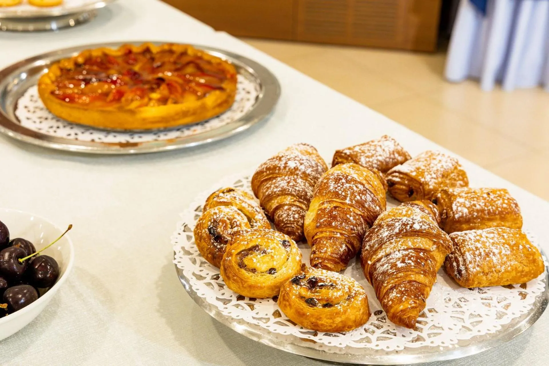 Buffet breakfast in Hotel Du Parc