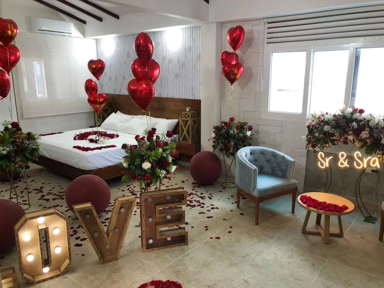 Two-Bedroom Deluxe Apartment with Balcony in AMGE's Two-Bedroom Deluxe Apartment with Balcony in AMGE's