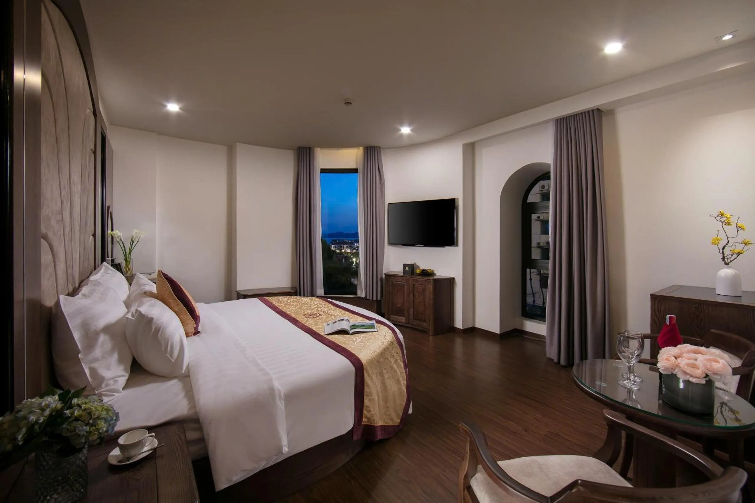 Bed in Halios Hotel Halong