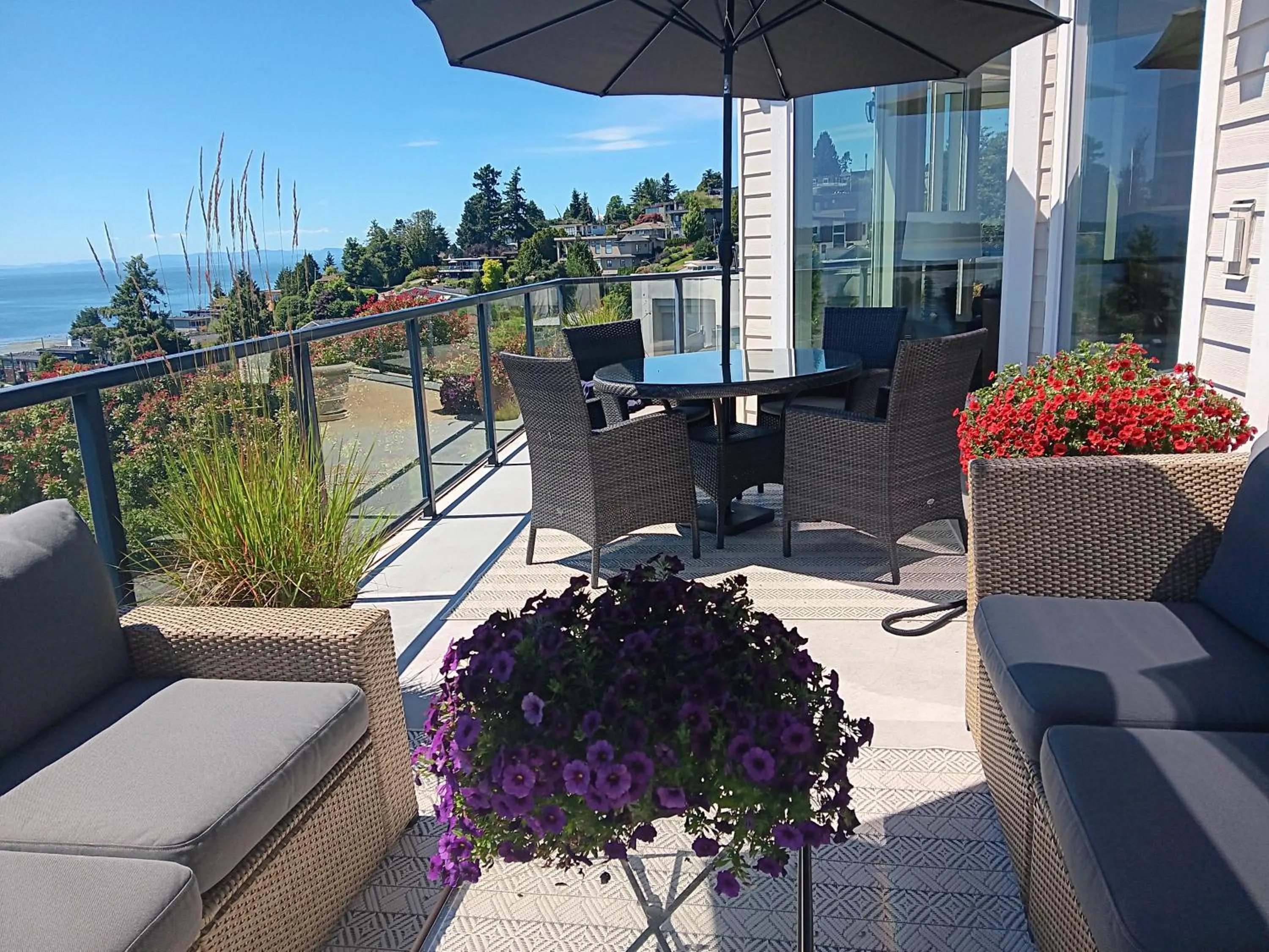 Patio in Sand and Salt Bed & Breakfast