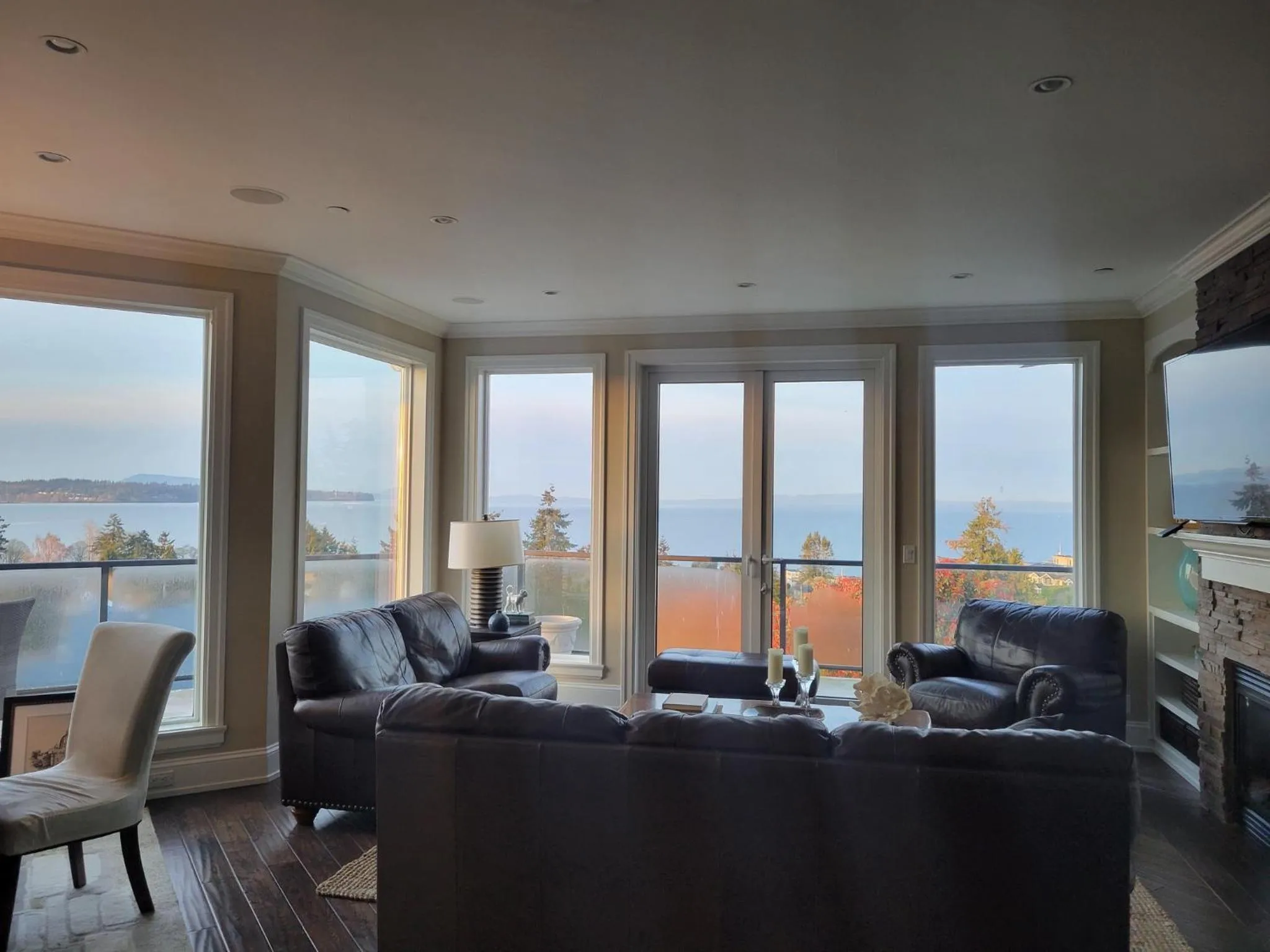 Family in Sand and Salt Bed & Breakfast