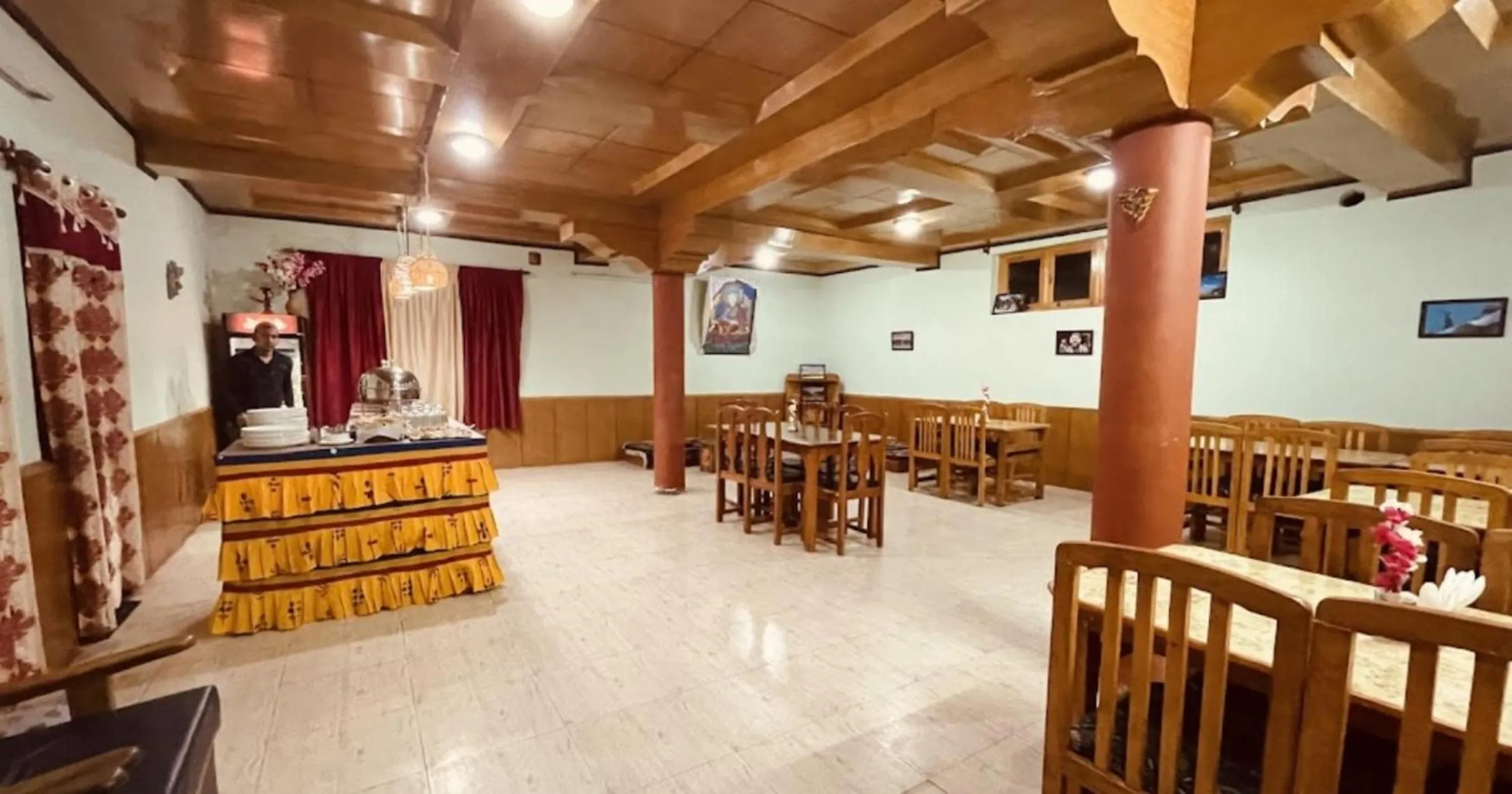 Dining area in TIH Hotel Jorchung