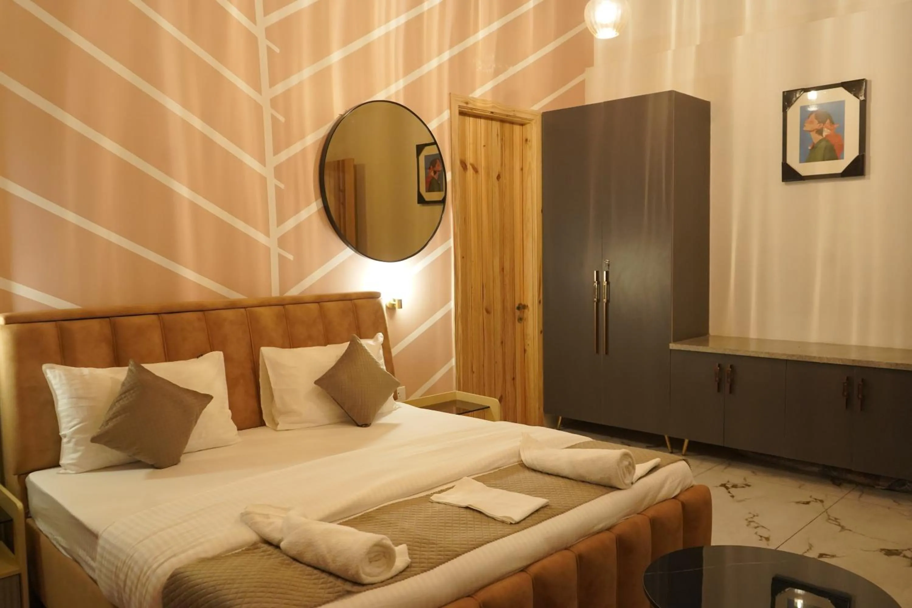 Deluxe Double Studio in The Uptown Kingdom Luxury Homestay Near By Mukteshwar Temple