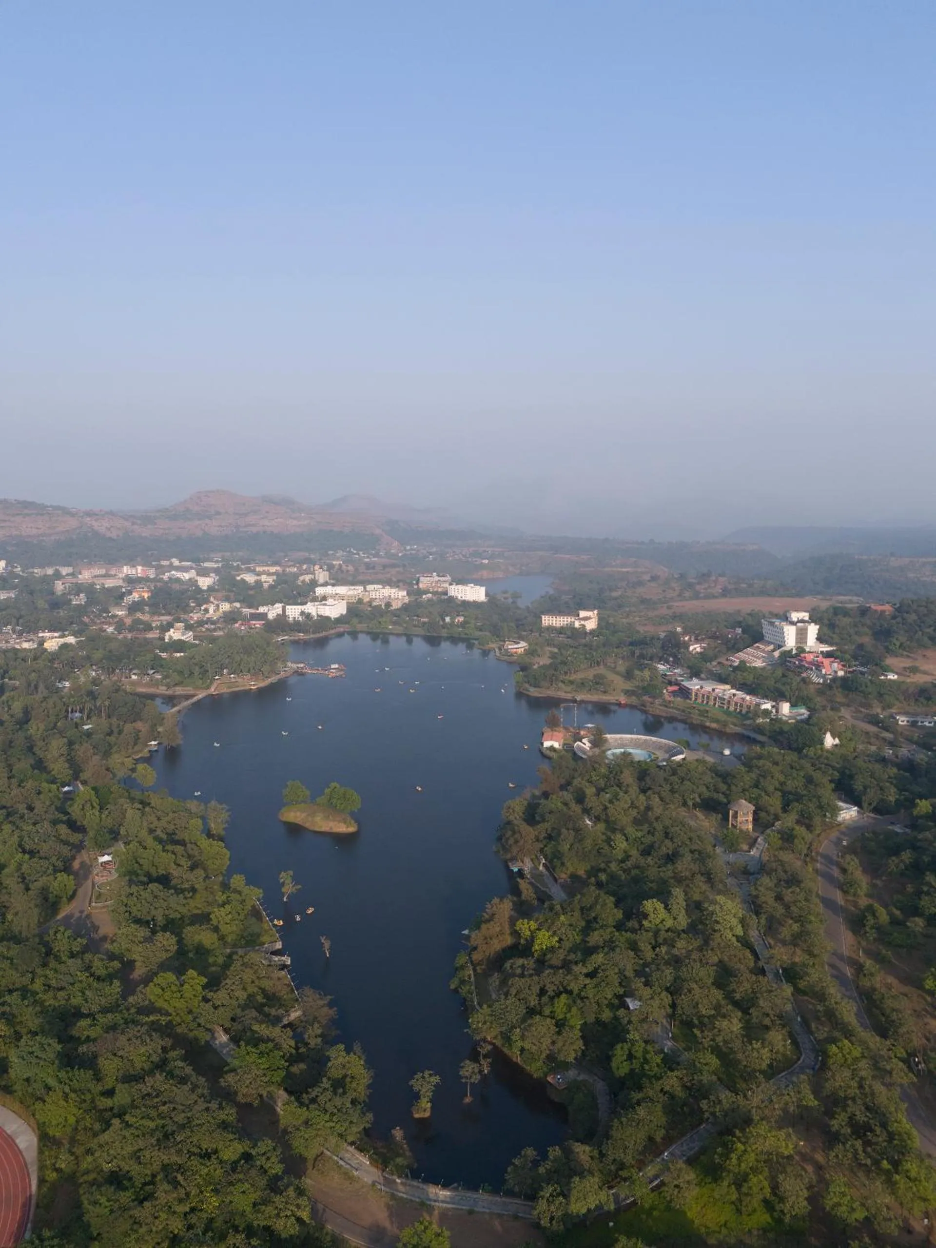 Mountain view in Daksh The Valley Resort - Saputara