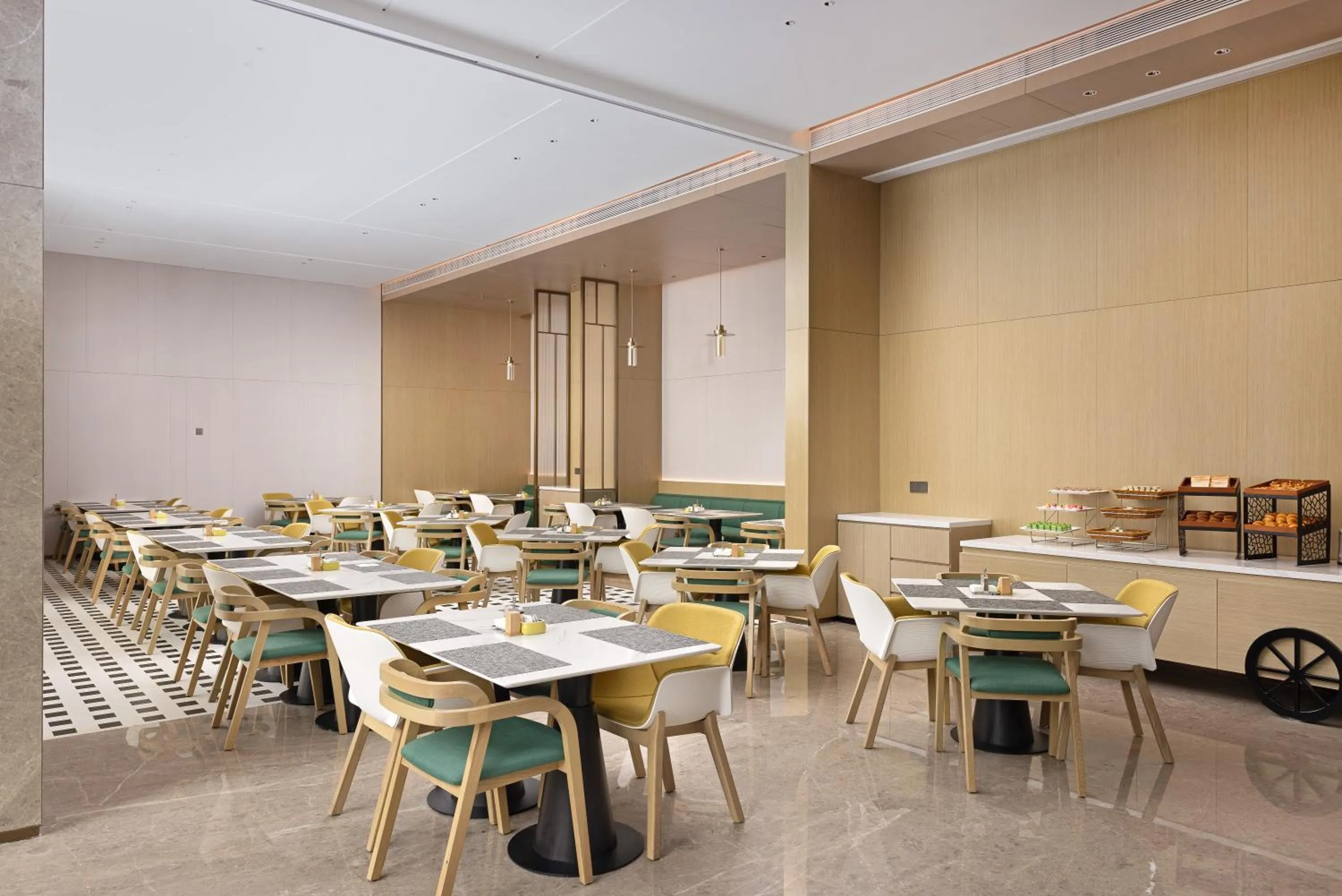 Restaurant/places to eat in Home2 Suite by Hilton Kunming Xishan