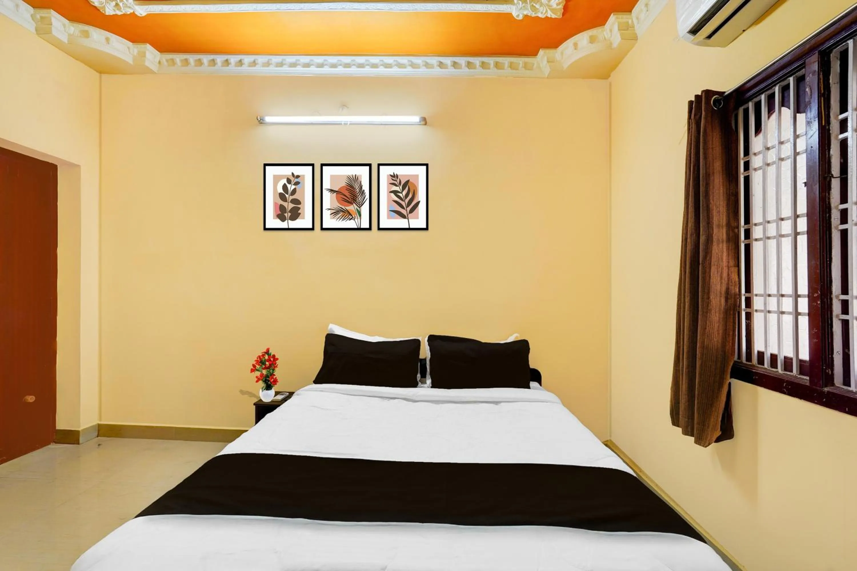 Bedroom, Bed in Super Hotel O Nemeli Road Sriram Nagar