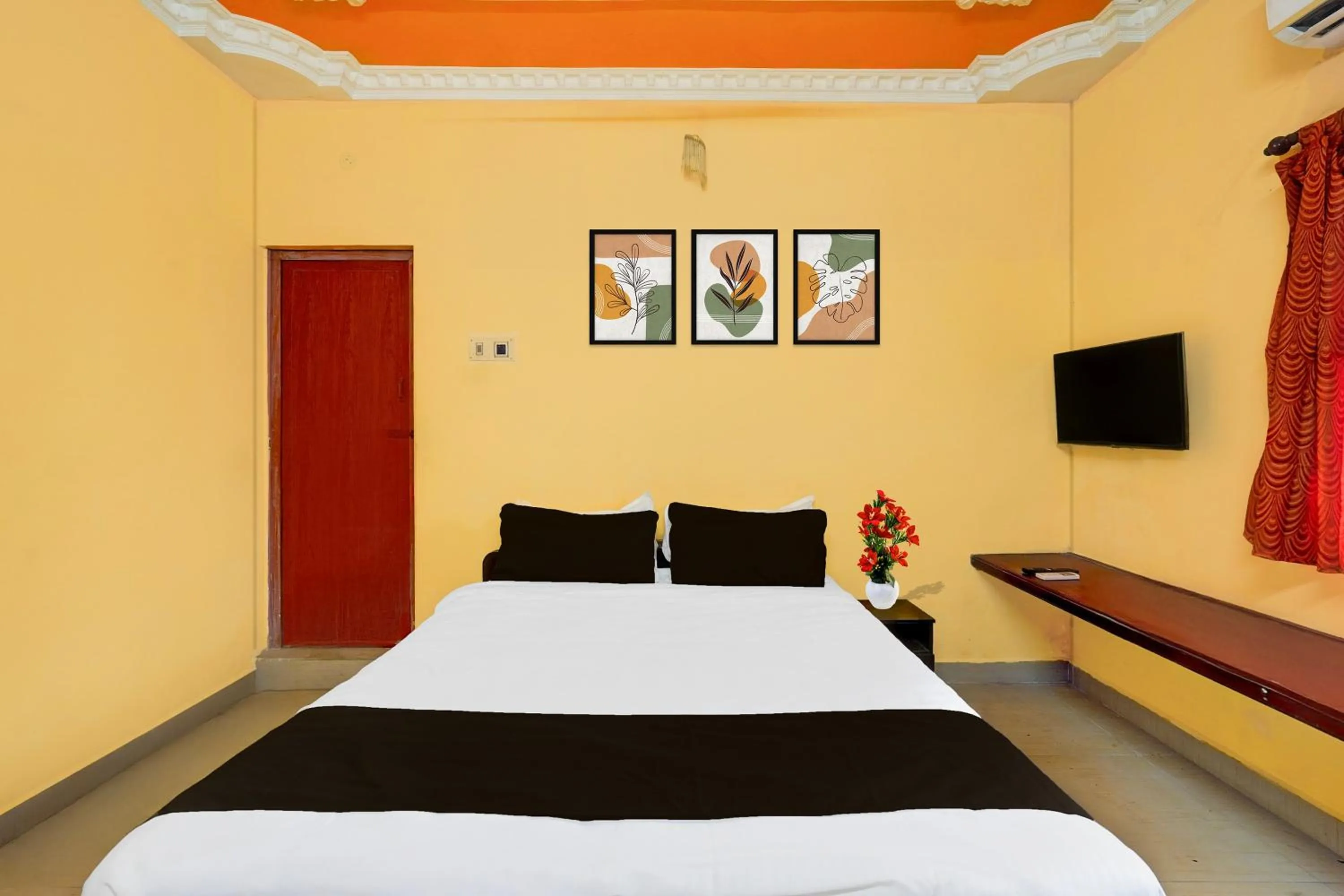 Bedroom, Bed in Super Hotel O Nemeli Road Sriram Nagar