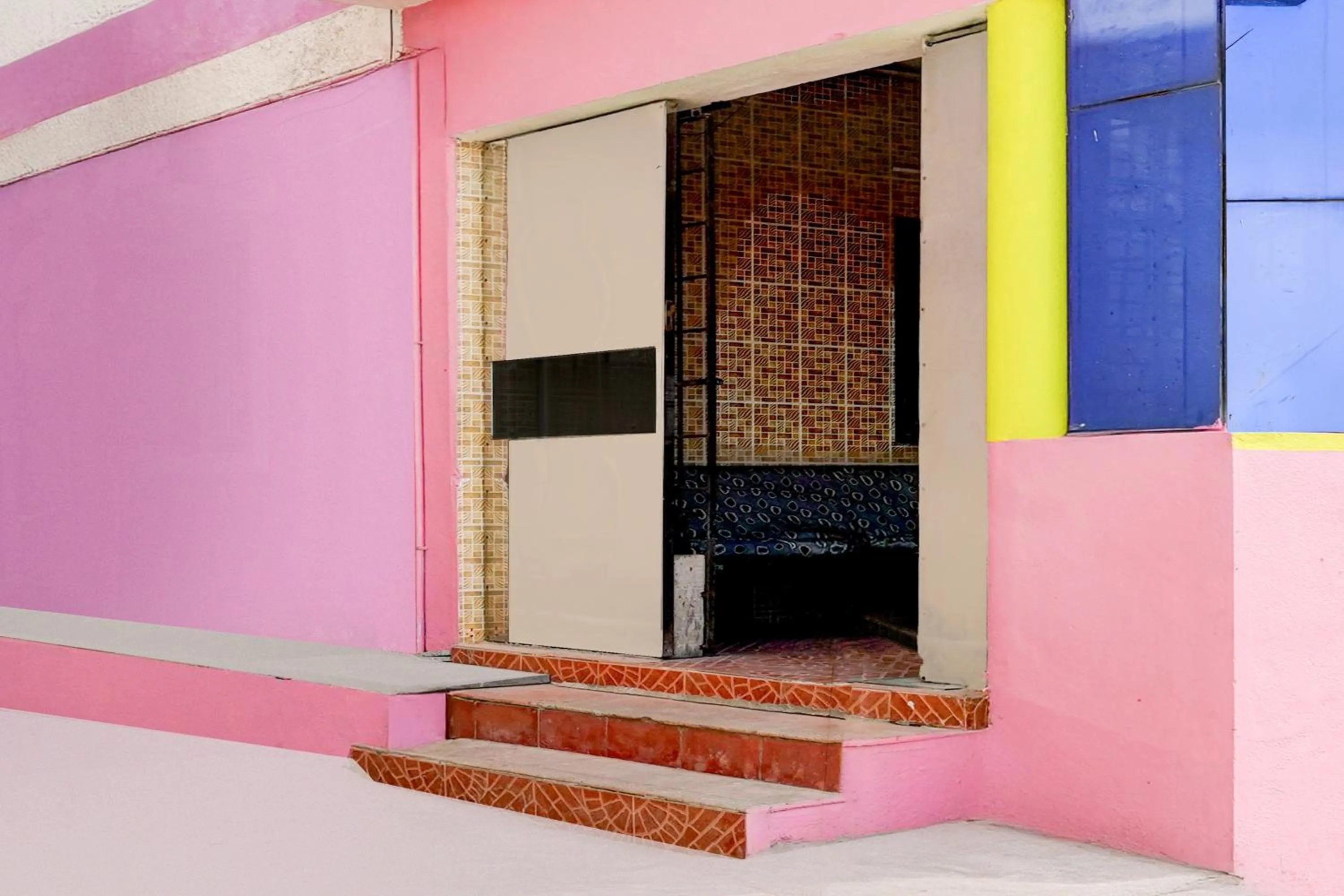 Facade/entrance in Super Hotel O Nemeli Road Sriram Nagar