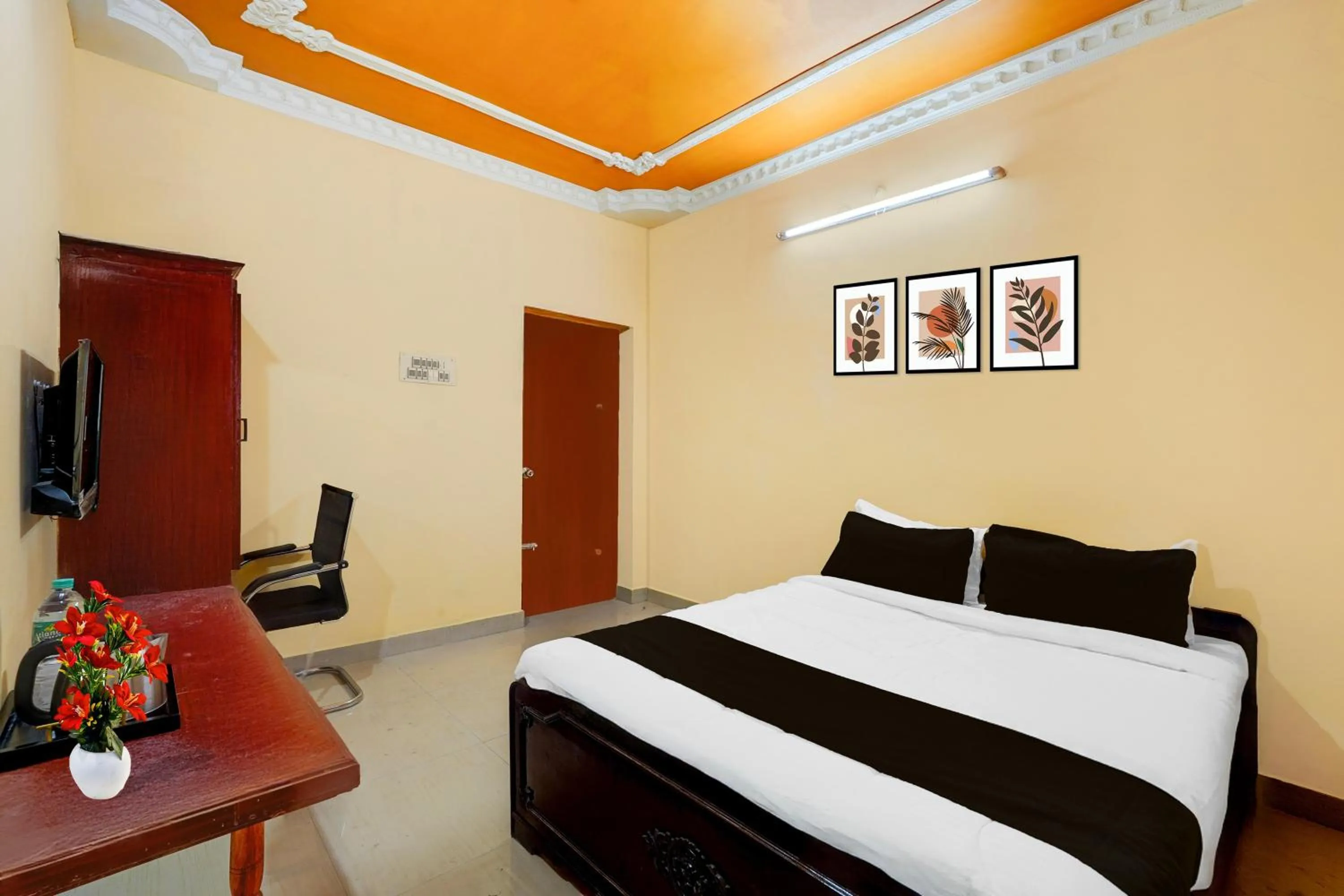 Bedroom, Bed in Super Hotel O Nemeli Road Sriram Nagar