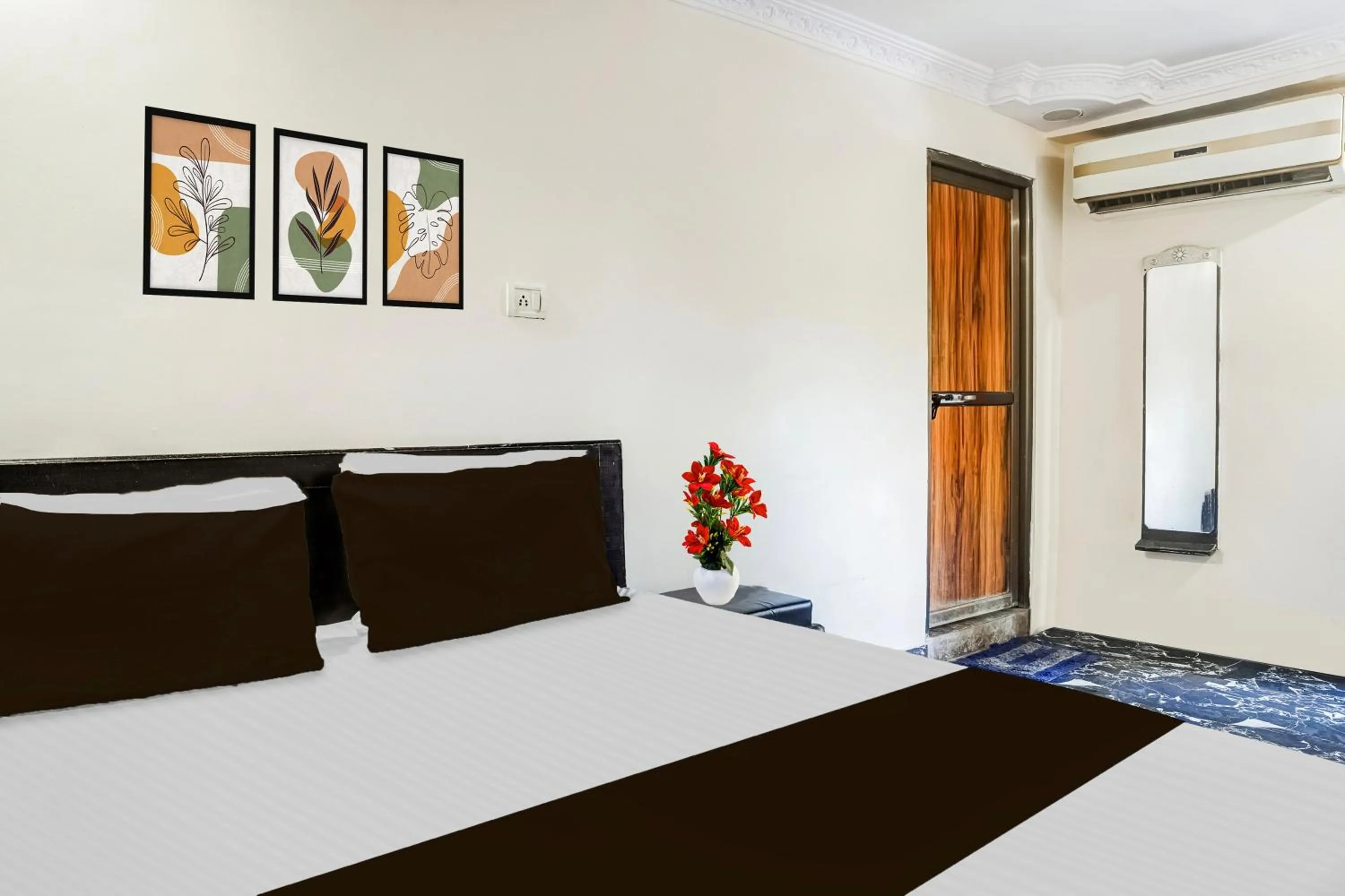 Bedroom, Bed in Super Hotel O Russel Chowk Formerly VN Residency Jabalpur