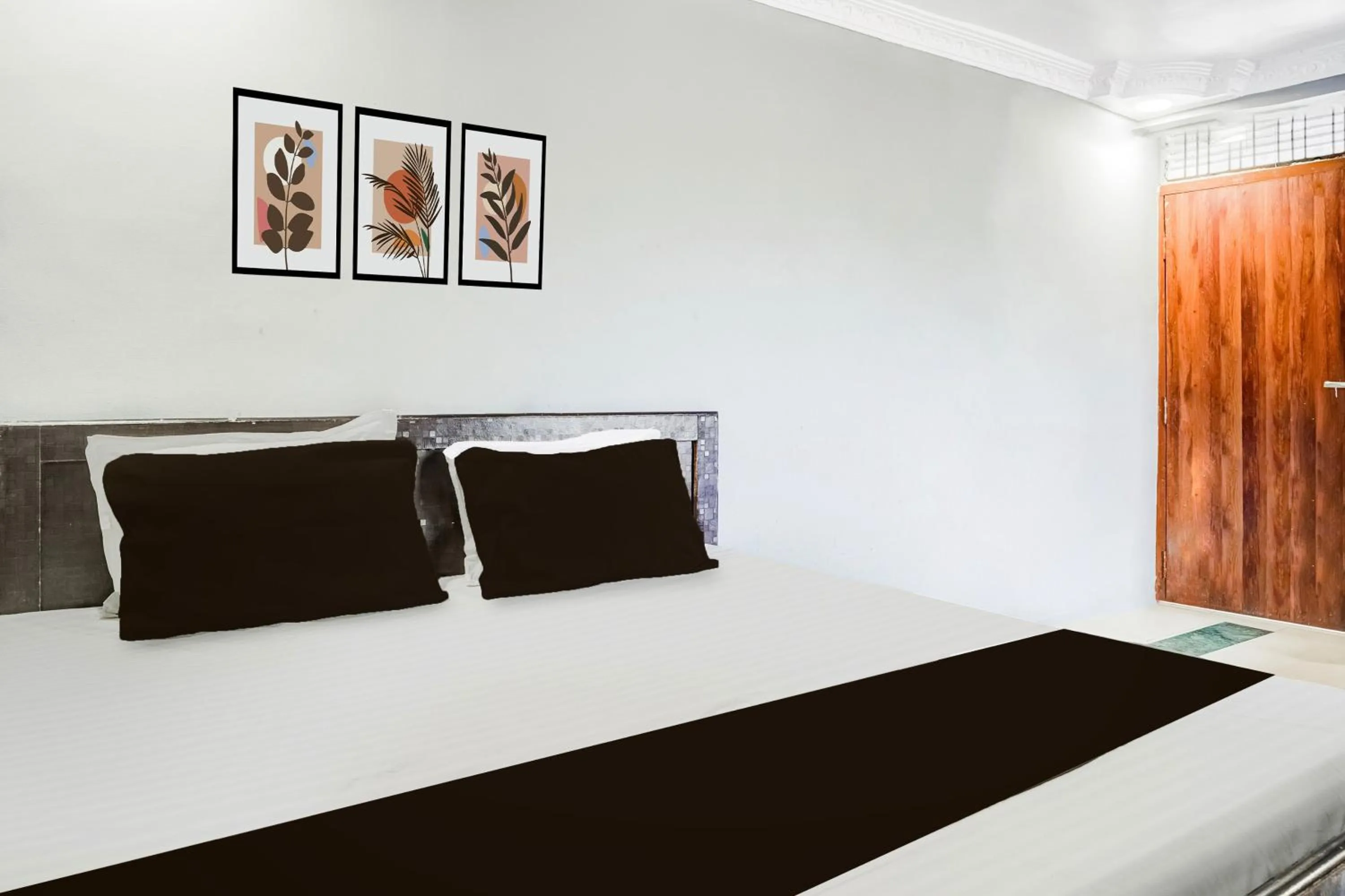 Bedroom, Bed in Super Hotel O Russel Chowk Formerly VN Residency Jabalpur