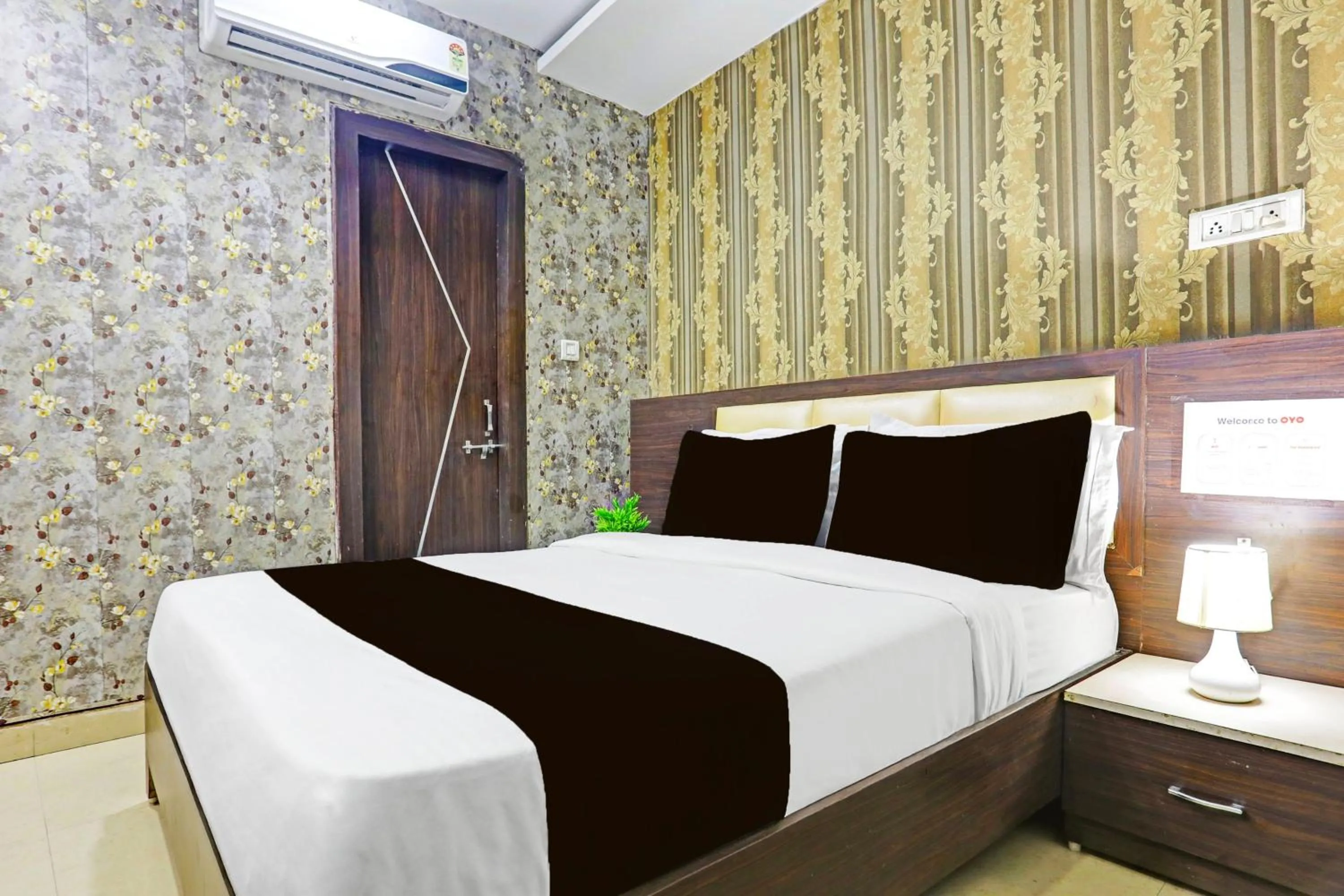Bedroom in Hotel O Yugantar Palace