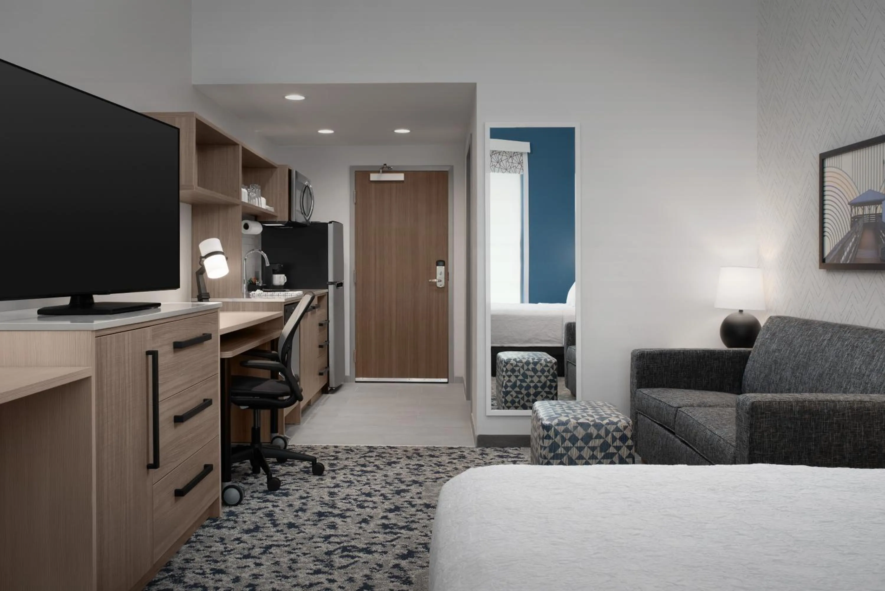 Bed in Home2 Suites By Hilton Lakeland North I-4