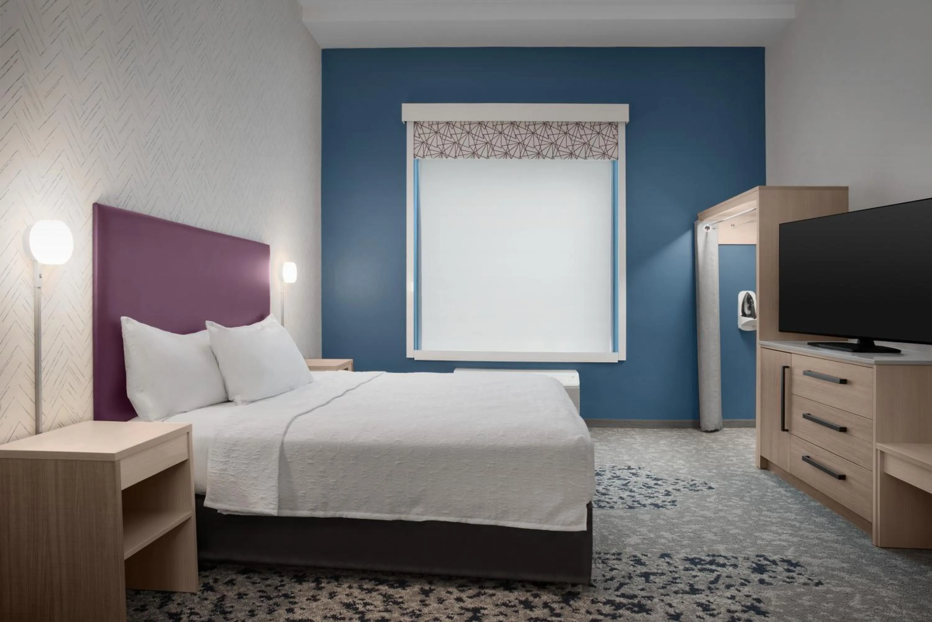 Bed in Home2 Suites By Hilton Lakeland North I-4