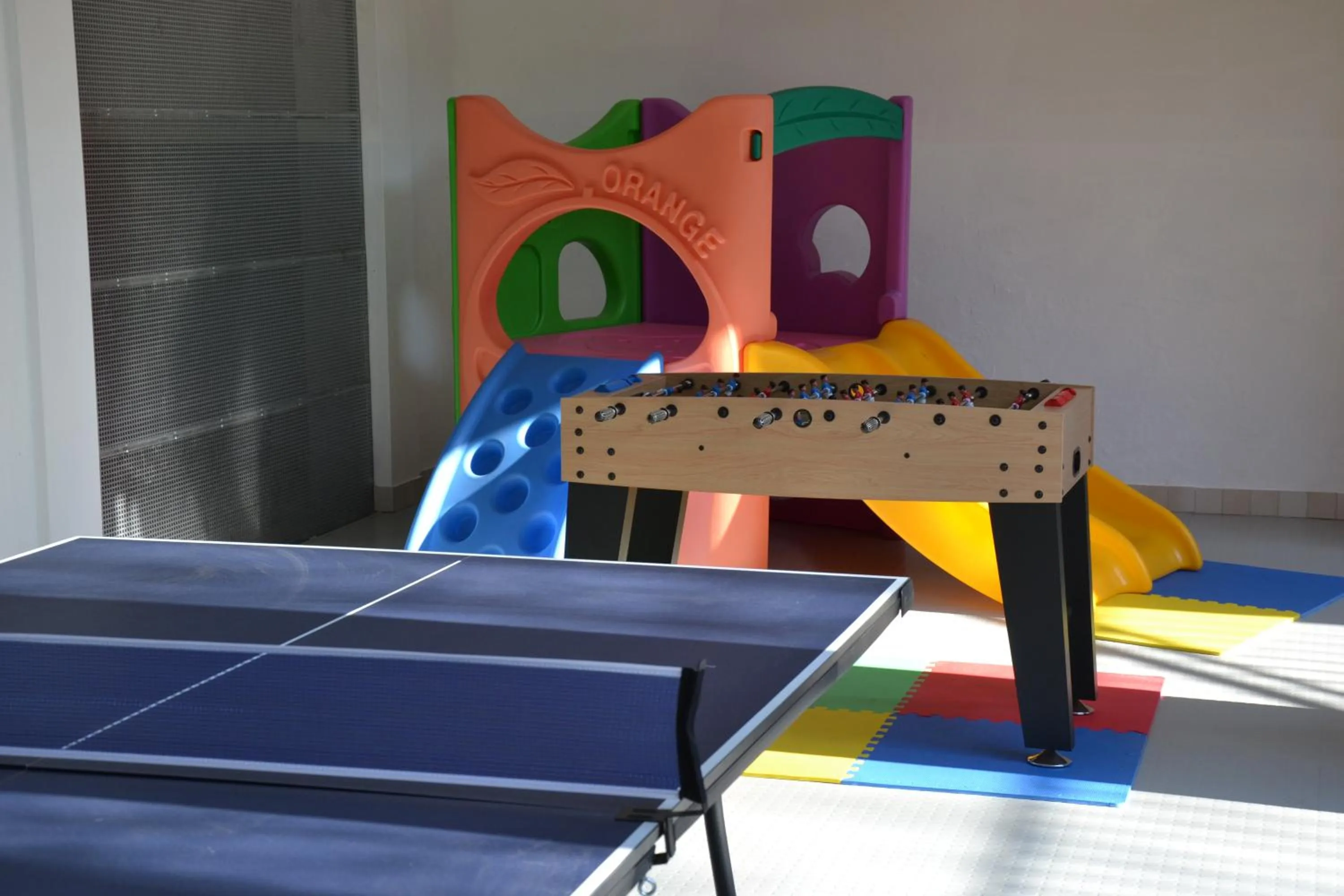 Communal lounge/ TV room in Residence Beatrix