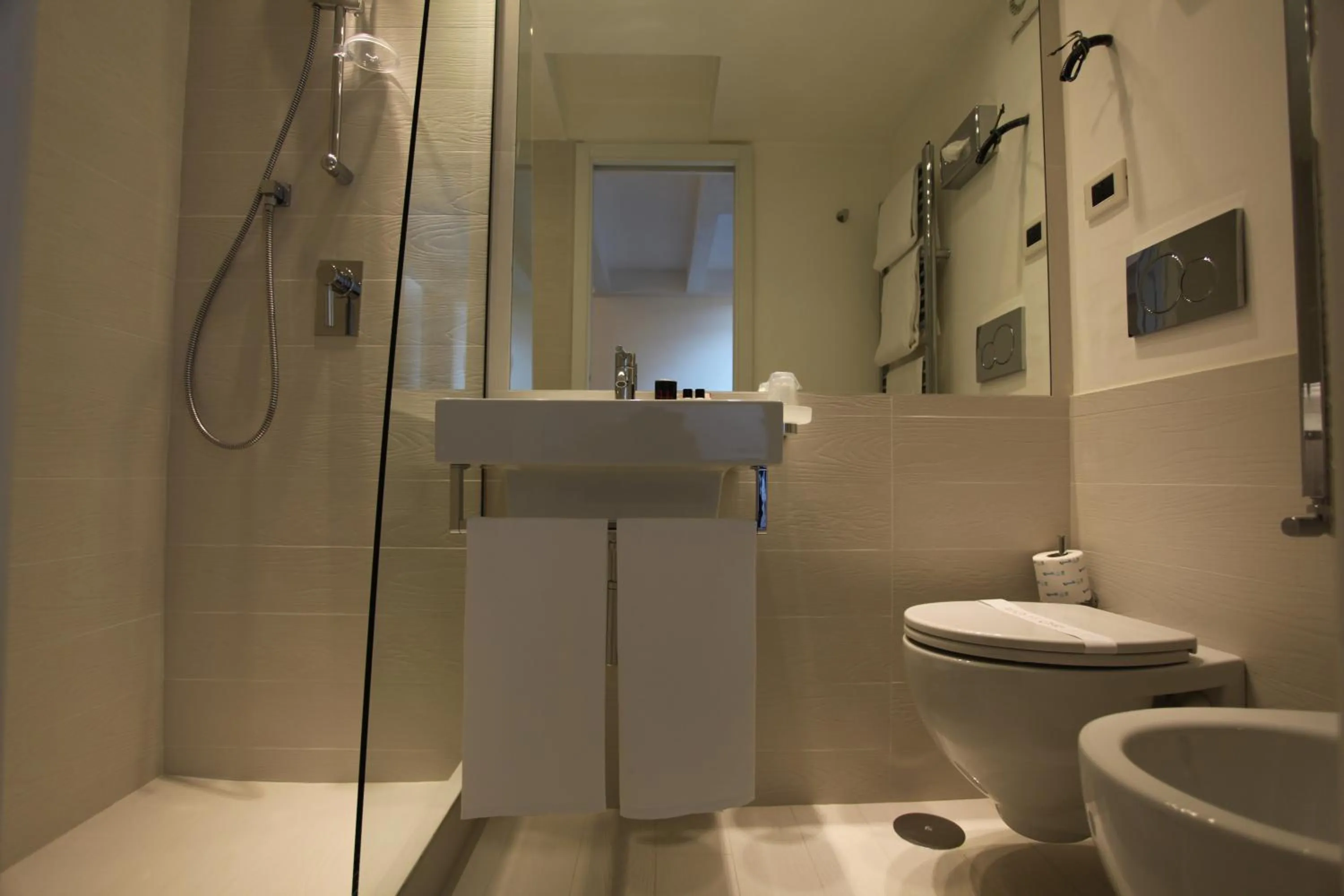 Bathroom in LHP Suite Roma Piazza del Popolo