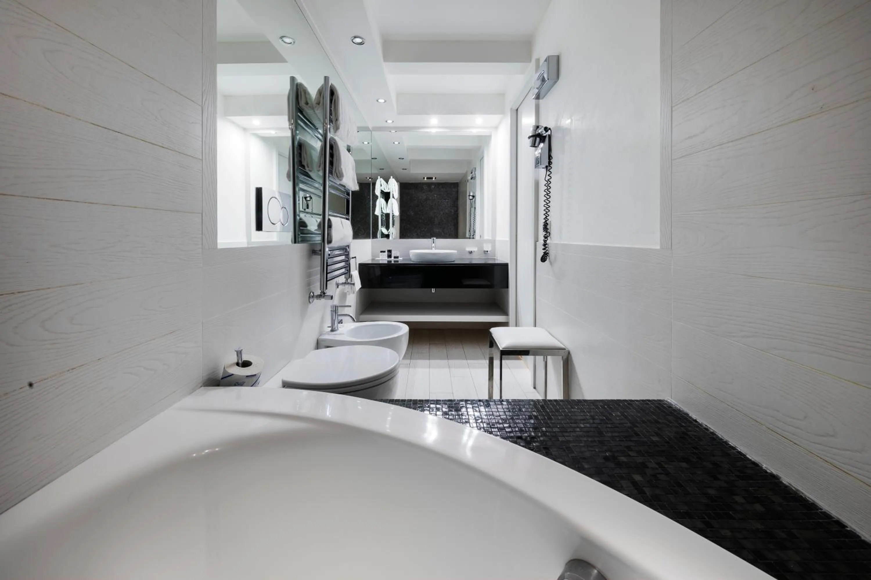 Bathroom in LHP Suite Roma Piazza del Popolo