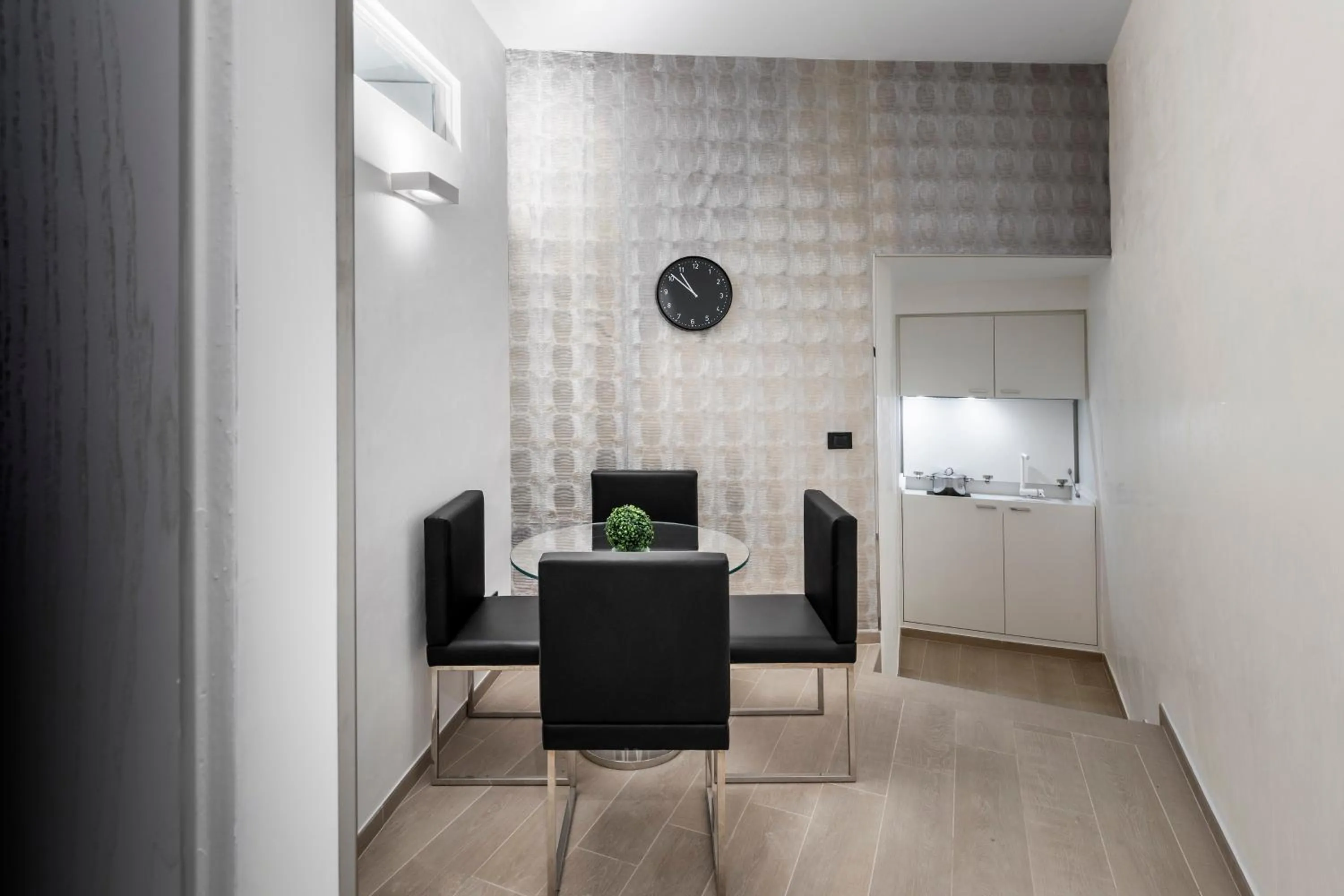 Kitchen or kitchenette in LHP Suite Roma Piazza del Popolo