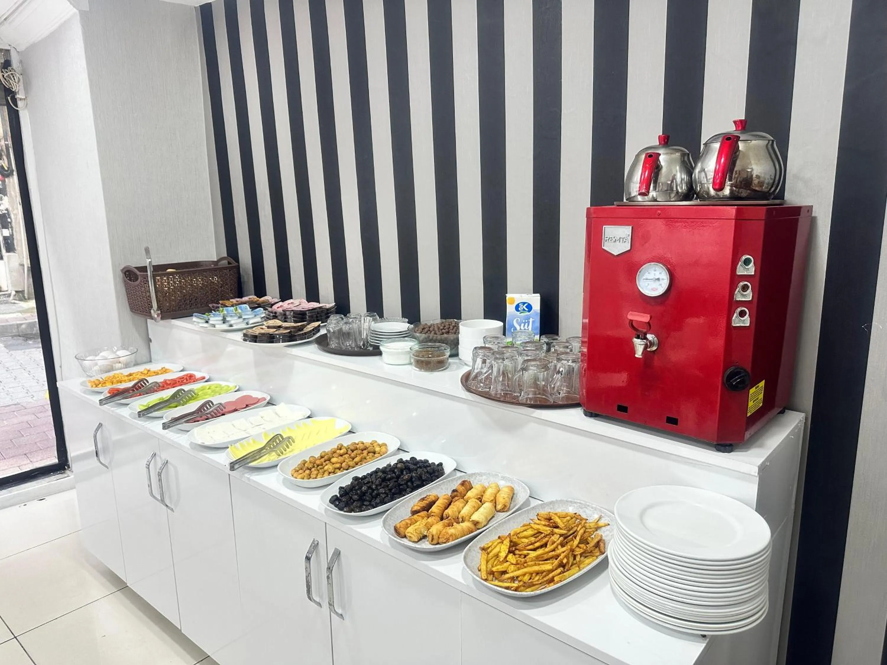 Coffee/tea facilities in JAMMY Hotel