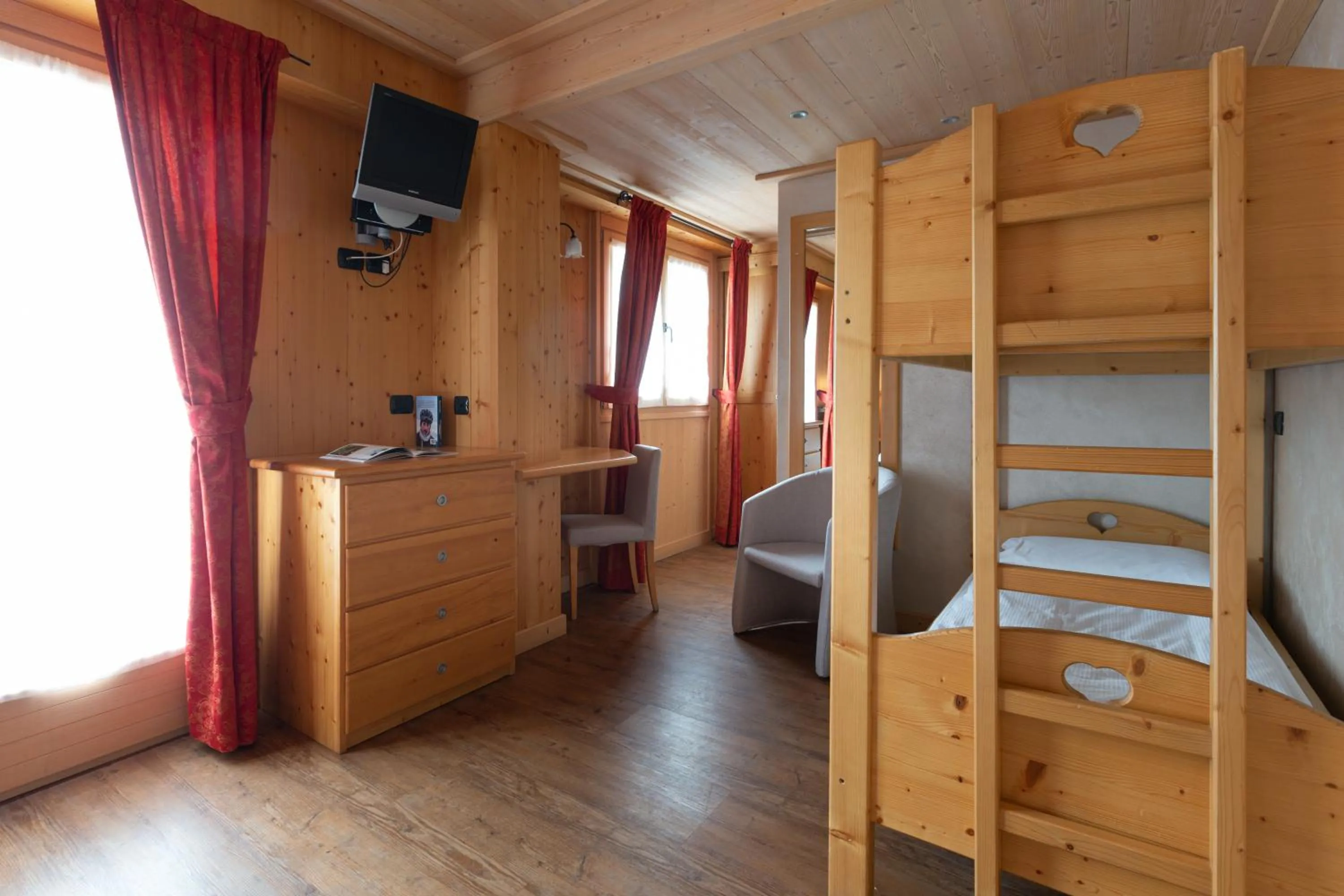 Bedroom, Bed in Funivia Bormio Active Hotel - Adults Only