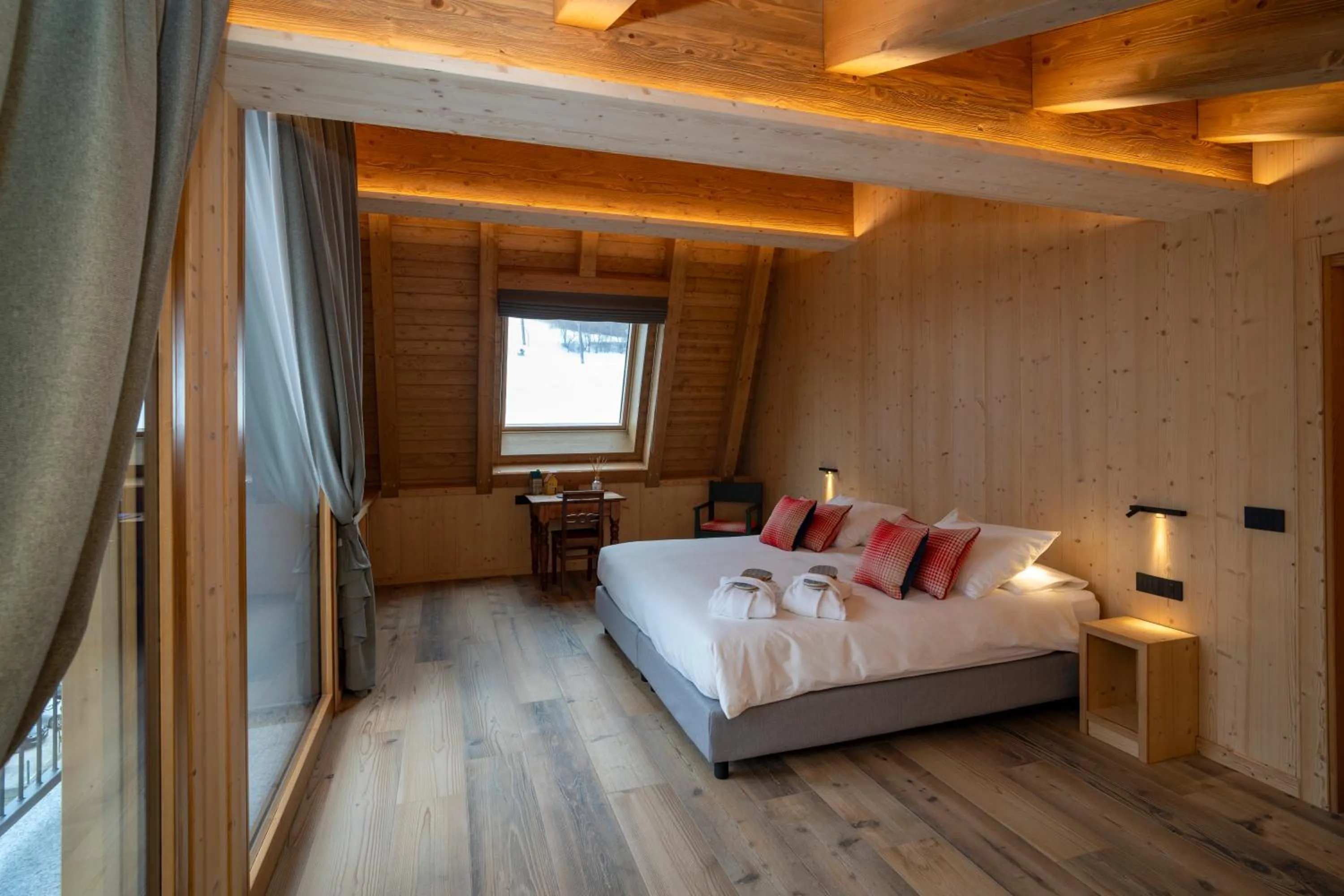 View (from property/room), Bed in Funivia Bormio Active Hotel - Adults Only