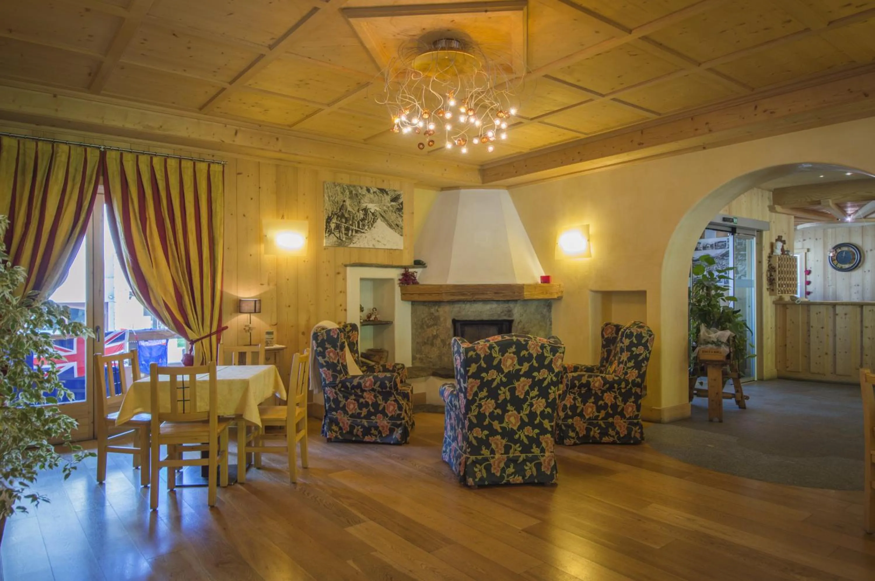 Lounge or bar in Funivia Bormio Active Hotel - Adults Only