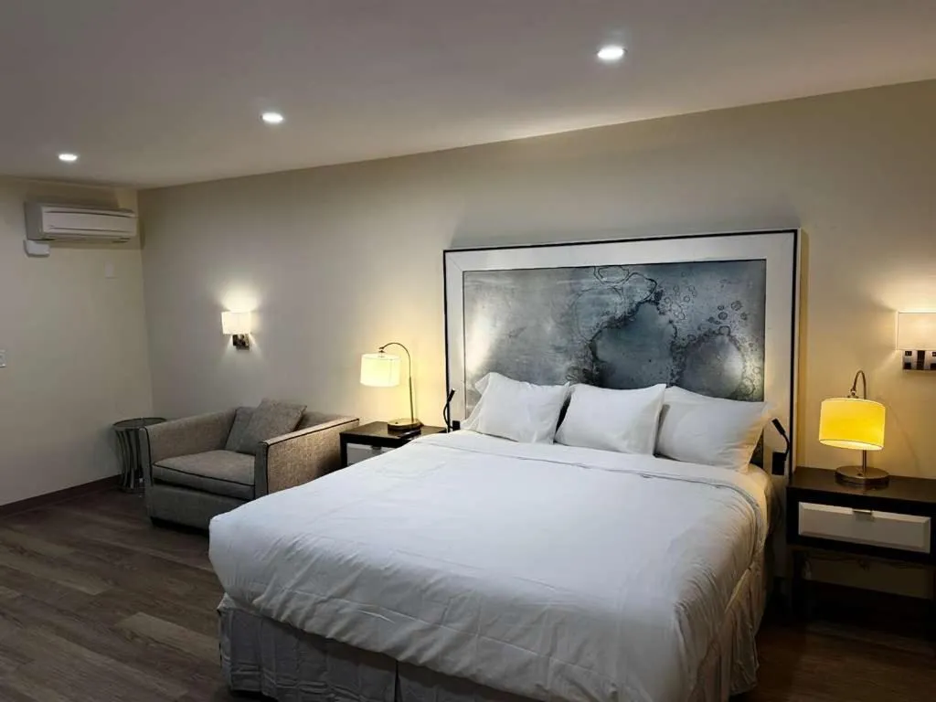 Bedroom, Bed in Nova Hotel JFK