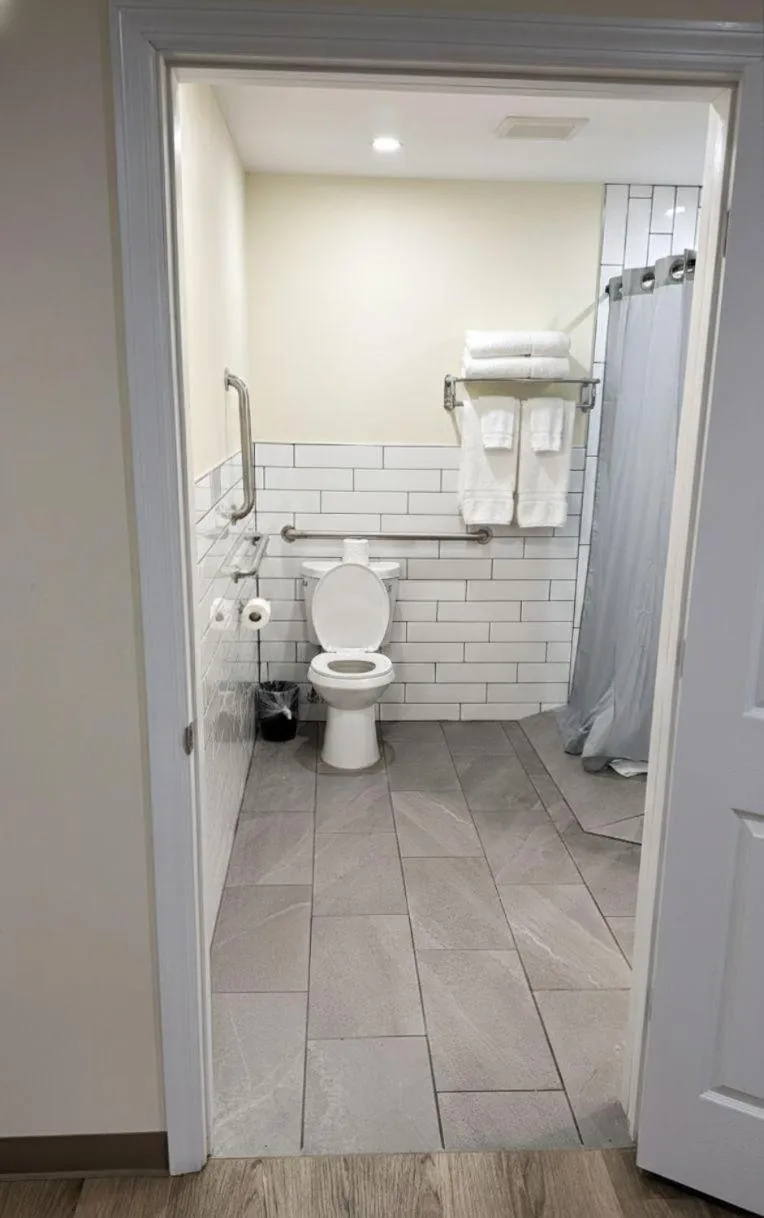 Shower in Nova Hotel JFK