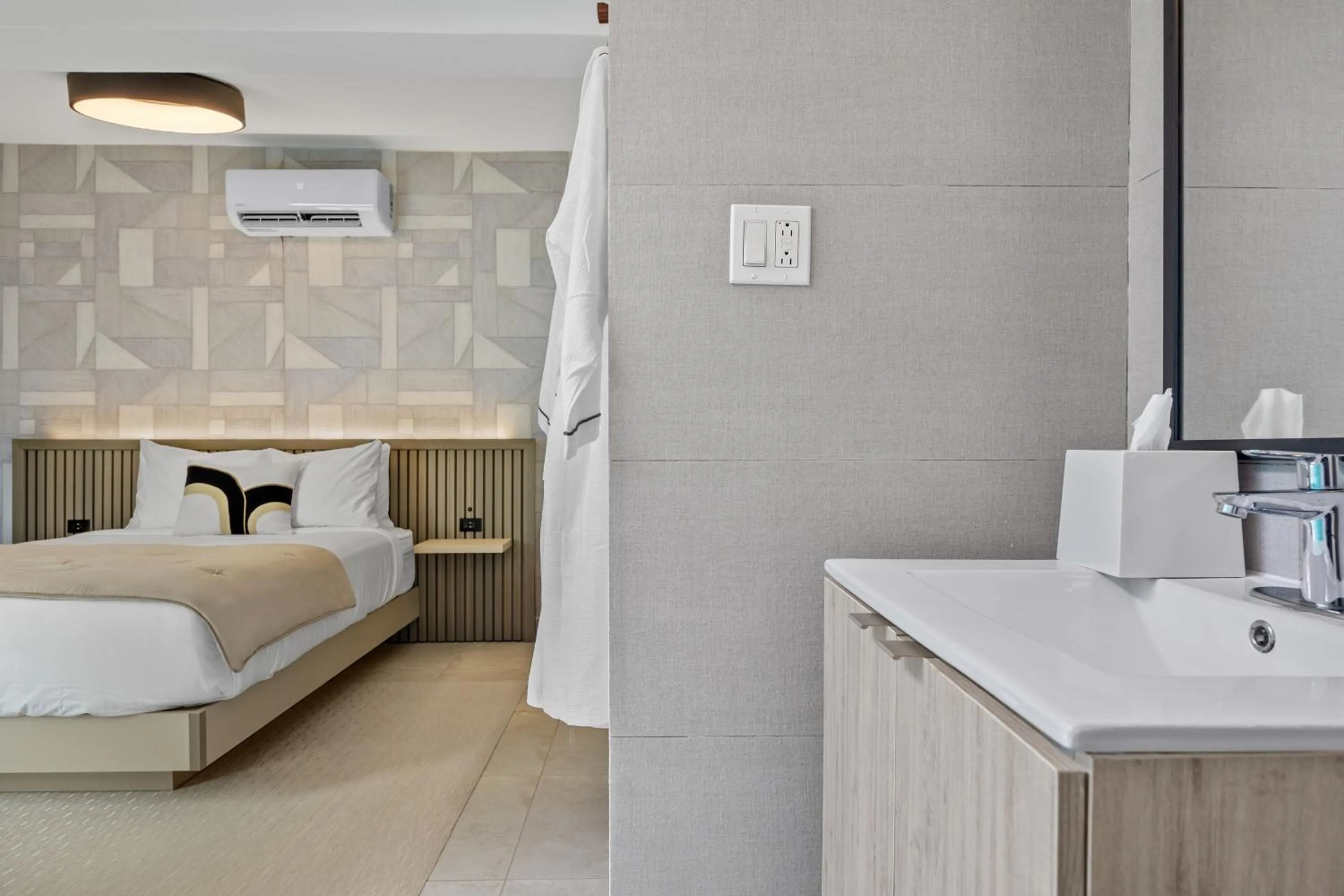 Other, Bed in The Weekender by Otium