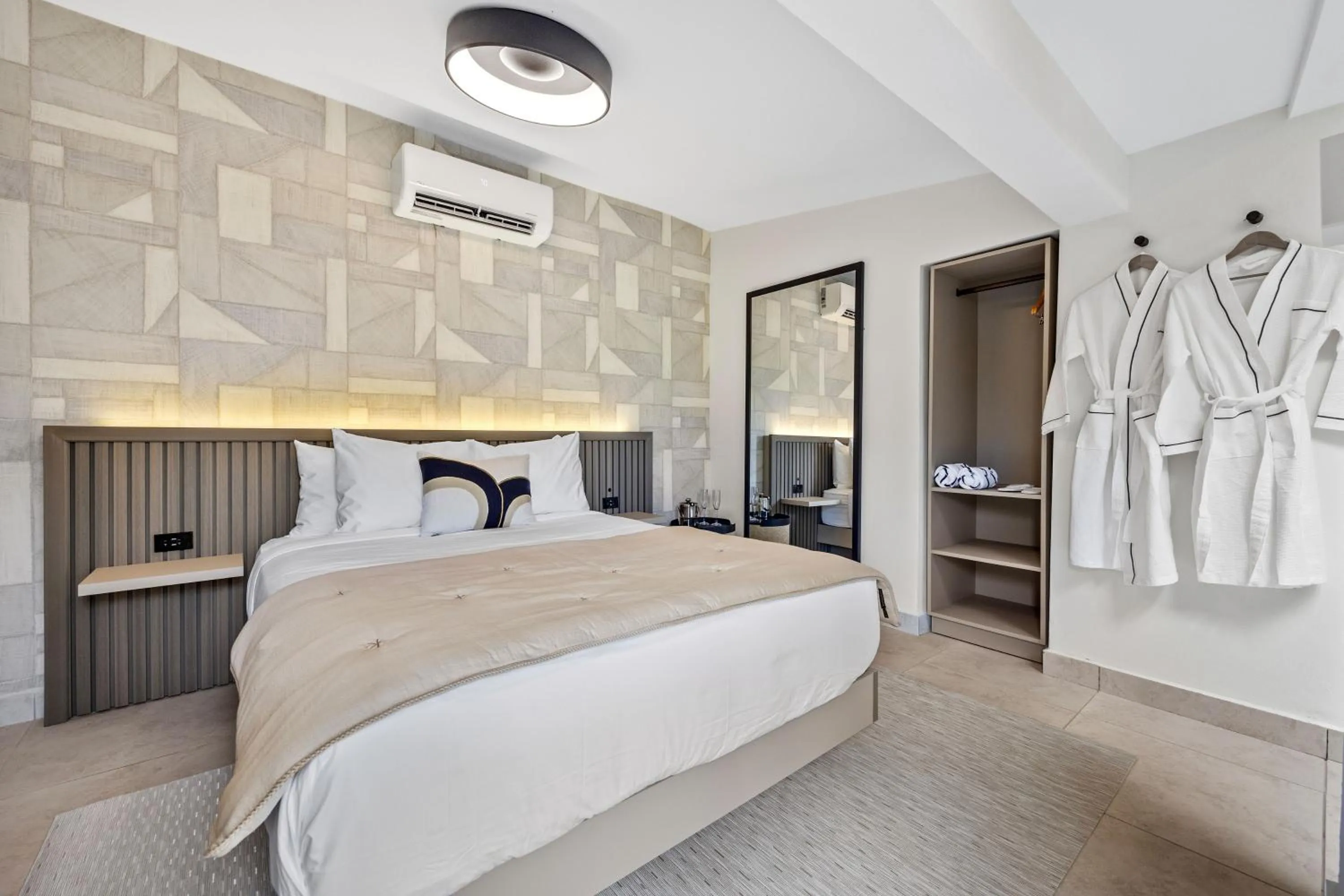 Other, Bed in The Weekender by Otium